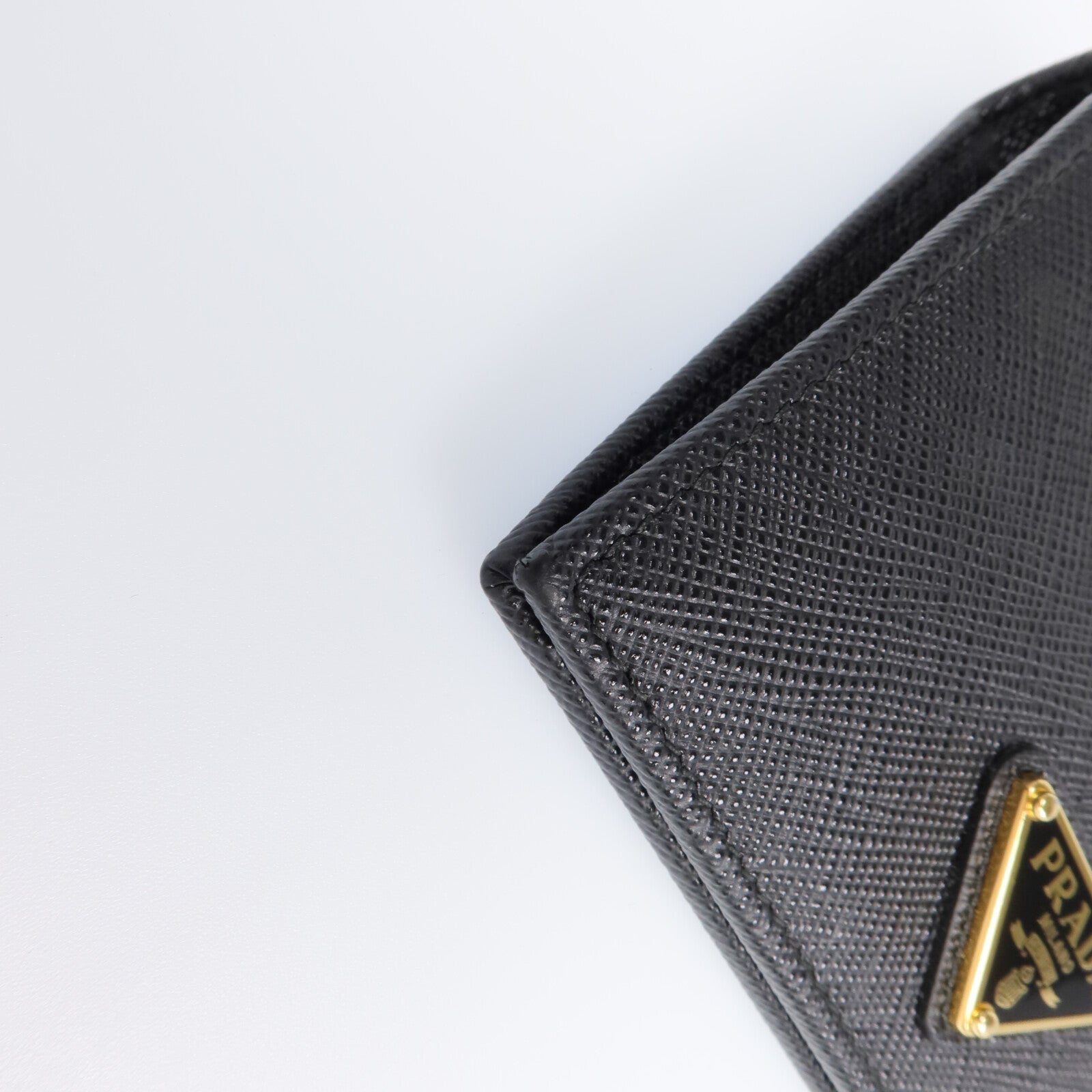 PRADA Saffiano皮革Fold Wallet金扣錢包