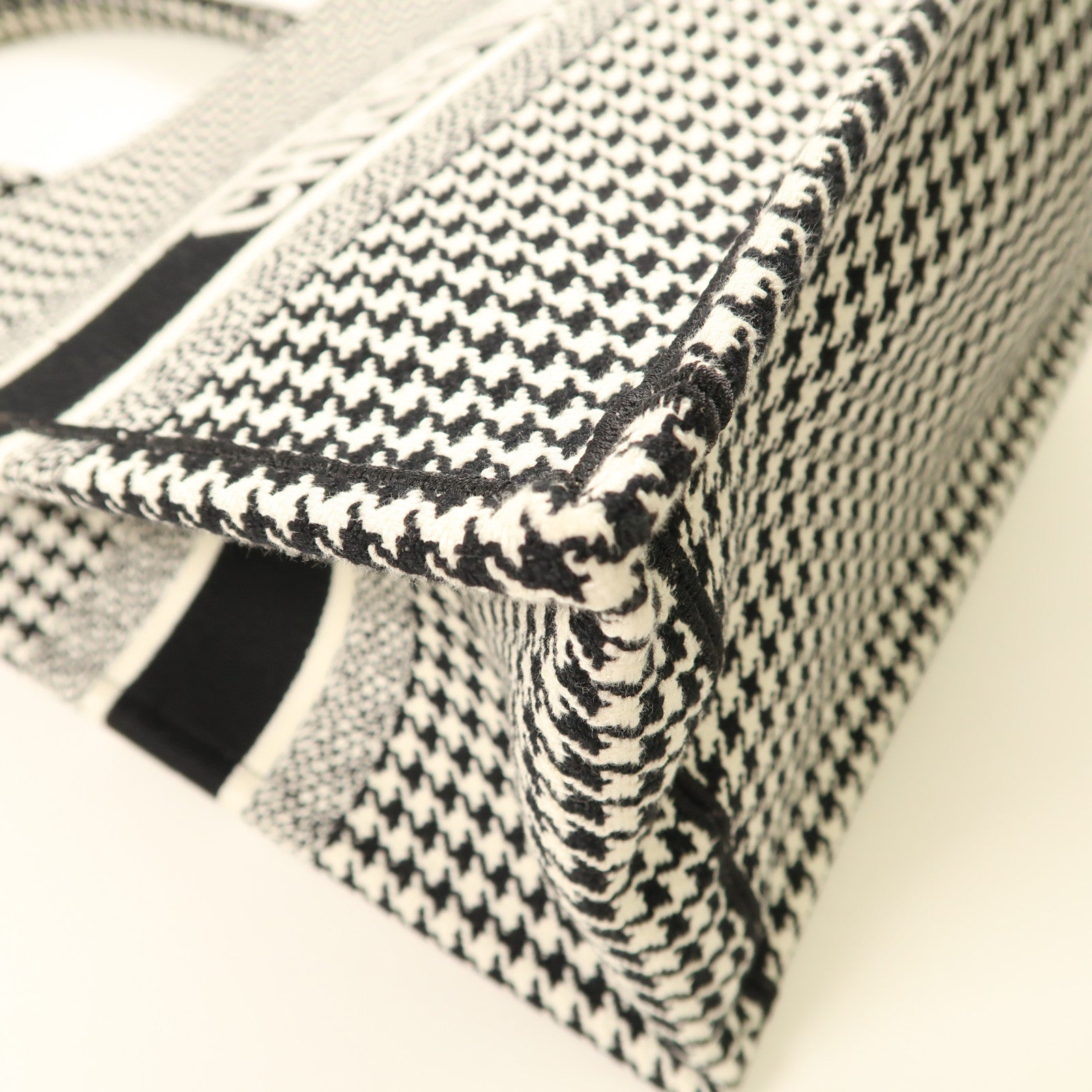 Dior 【激減優惠】帆布Book Tote手挽袋黑色/白色