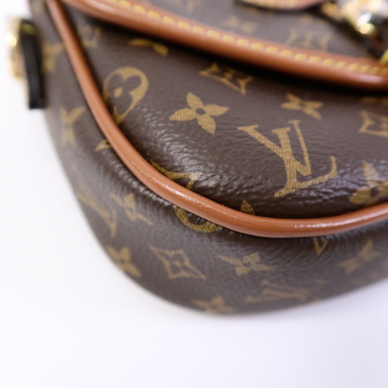 LOUIS VUITTON Monogram Solo肩背袋