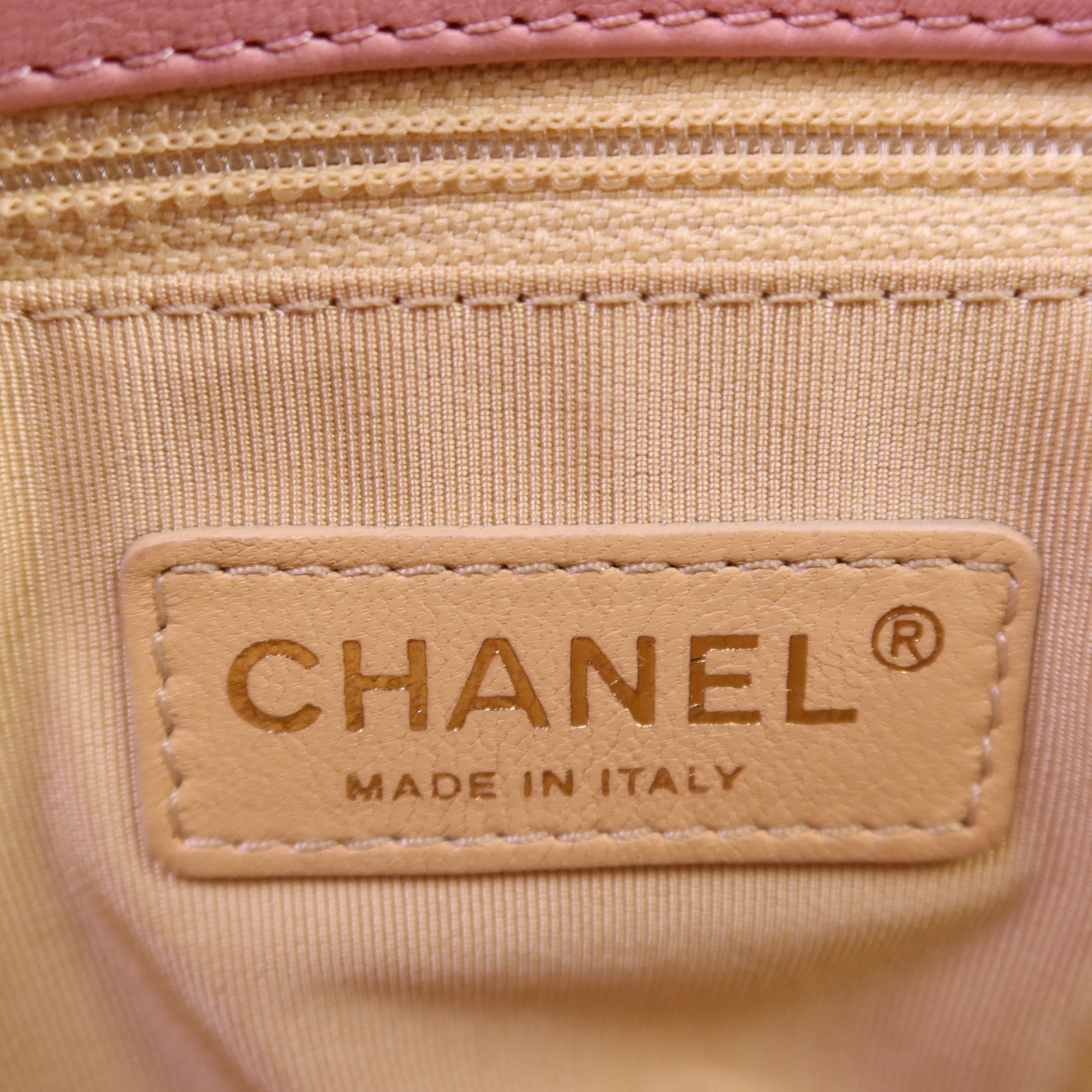 CHANEL 牛皮皮革Chain Shoulder金扣鏈帶肩背袋