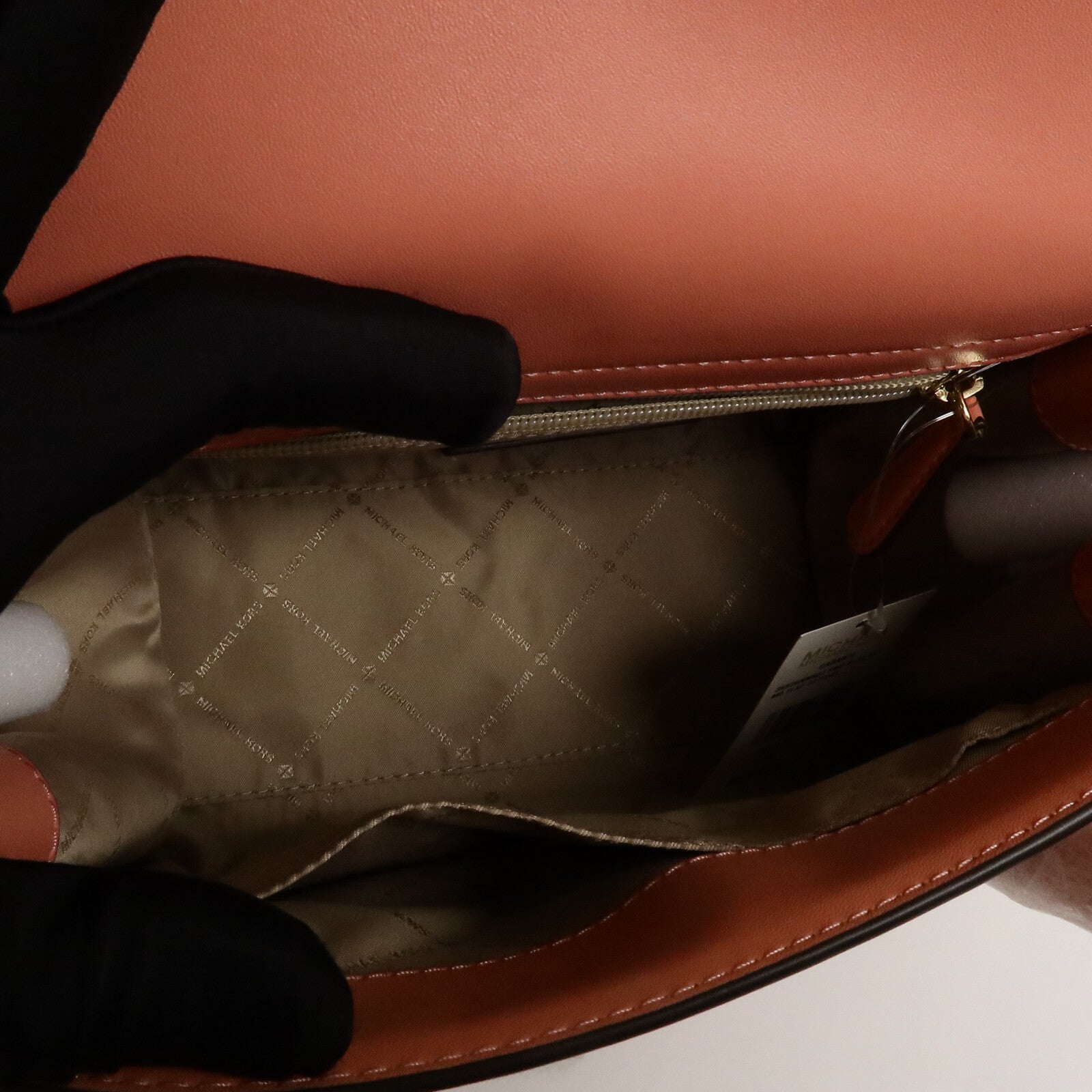 Michael Kors 牛皮皮革Medium Carmen手挽肩背兩用袋
