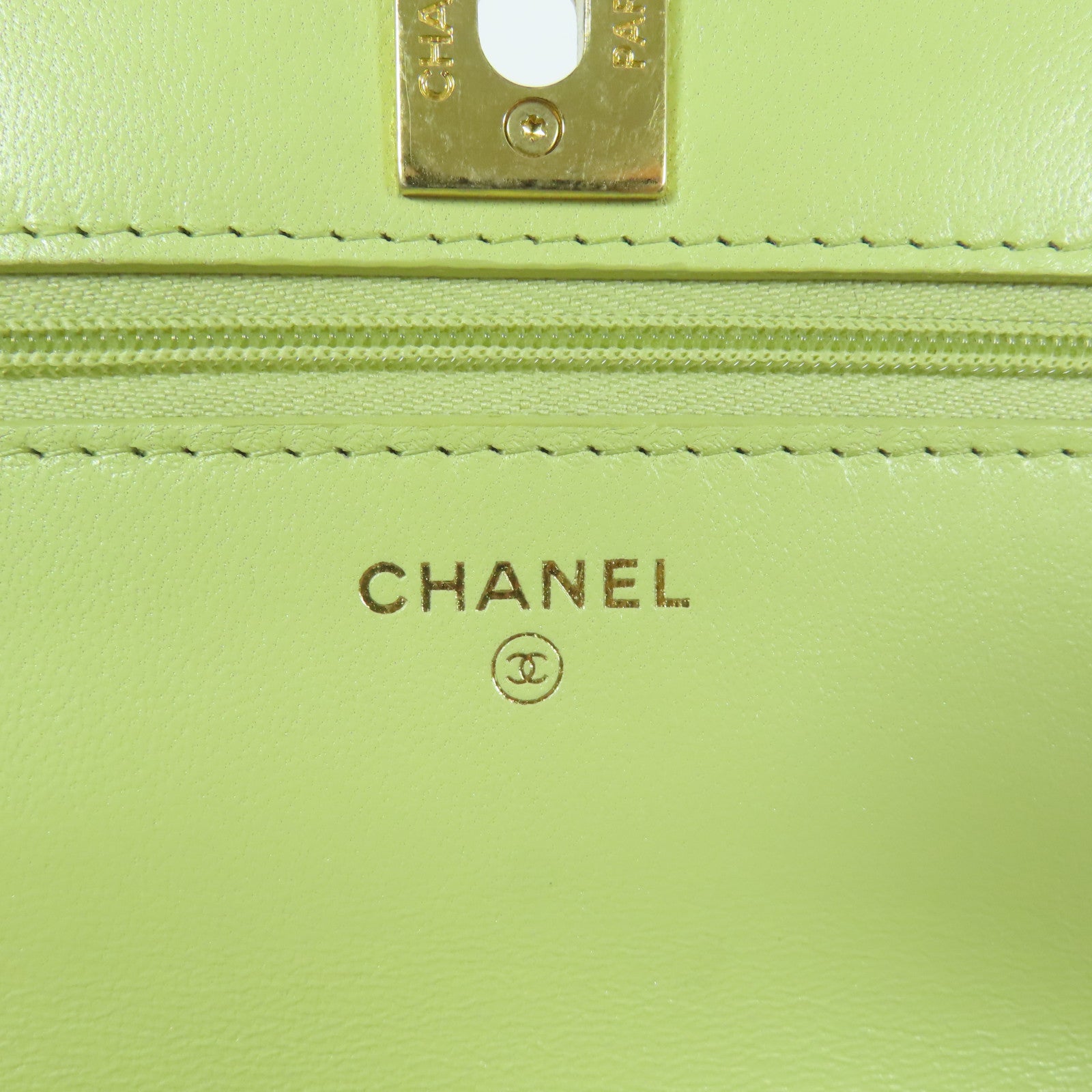 CHANEL 牛皮皮革WOC Wallet On Chain金扣鏈帶肩背袋