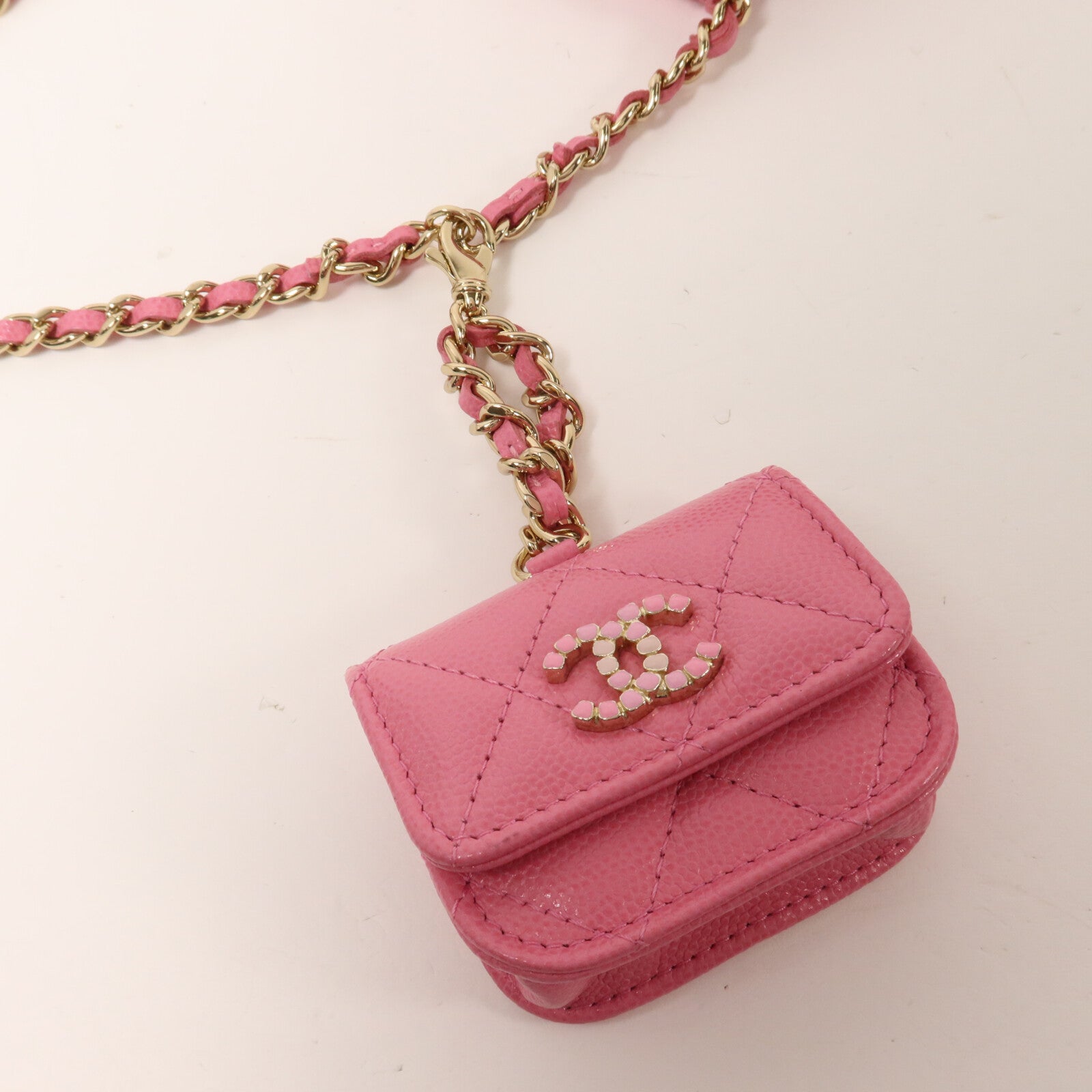 CHANEL 牛皮皮革Phone Case With Airpods Chain鏈帶肩背袋