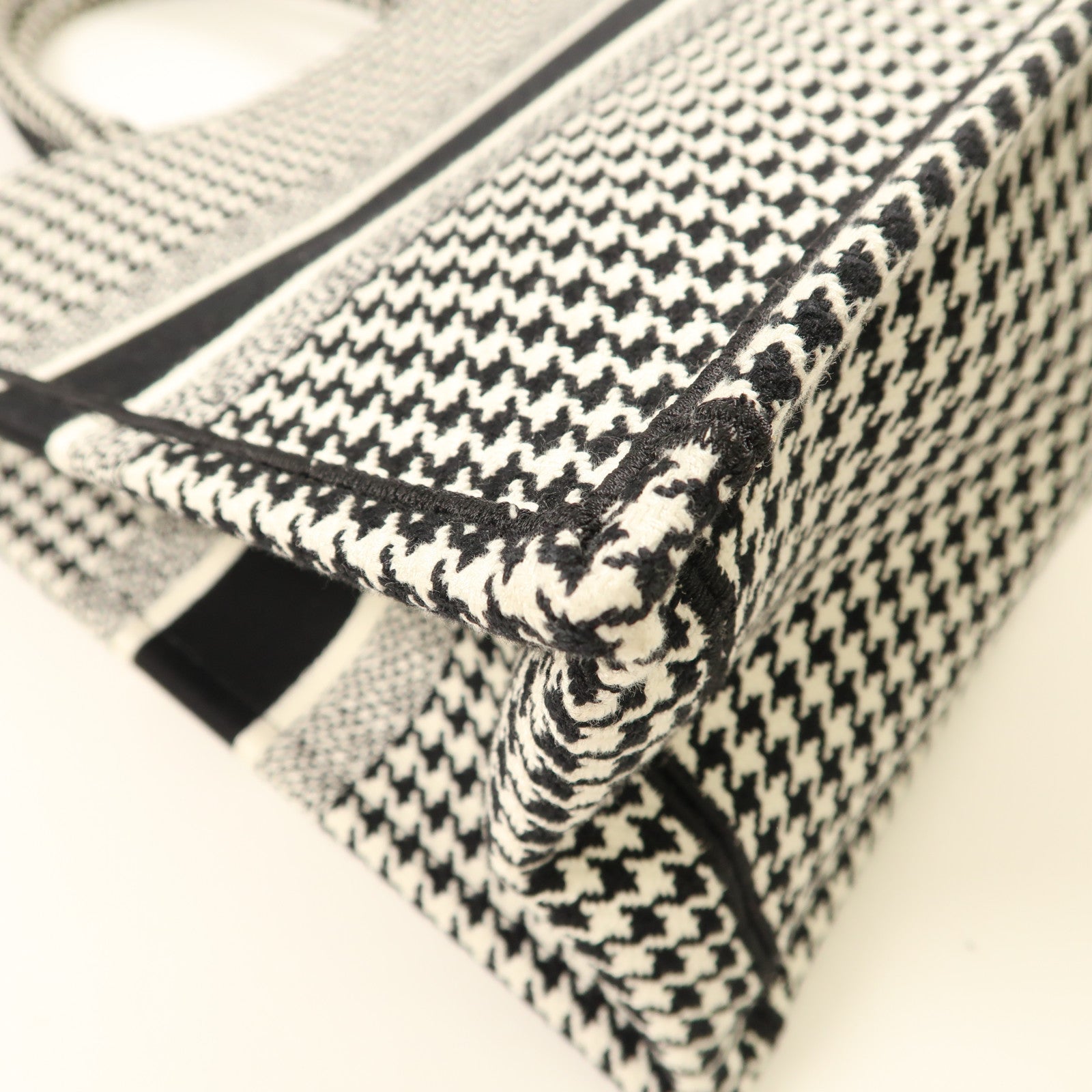 Dior 【激減優惠】帆布Book Tote手挽袋黑色/白色