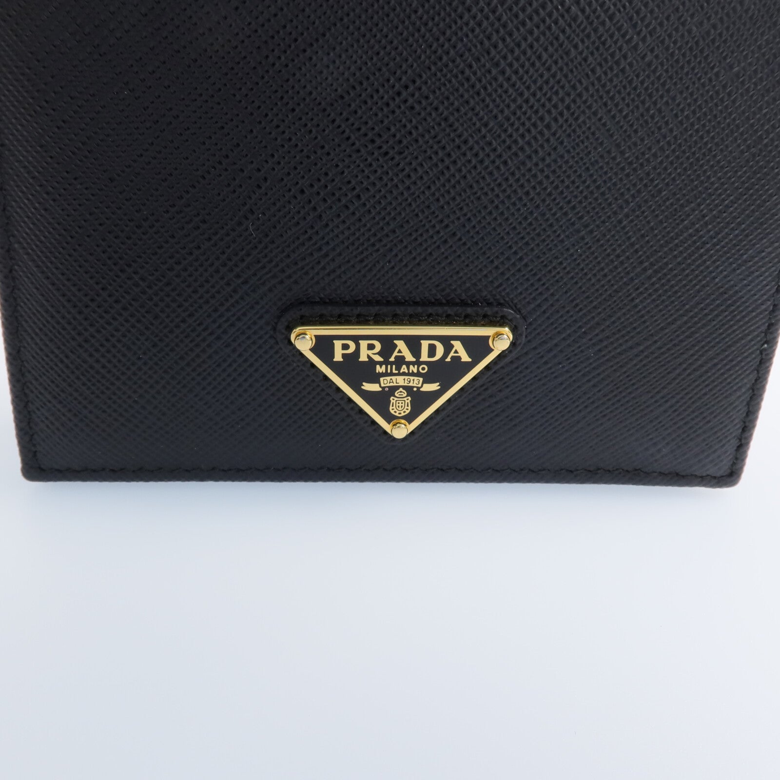 PRADA Saffiano皮革Fold Wallet金扣錢包