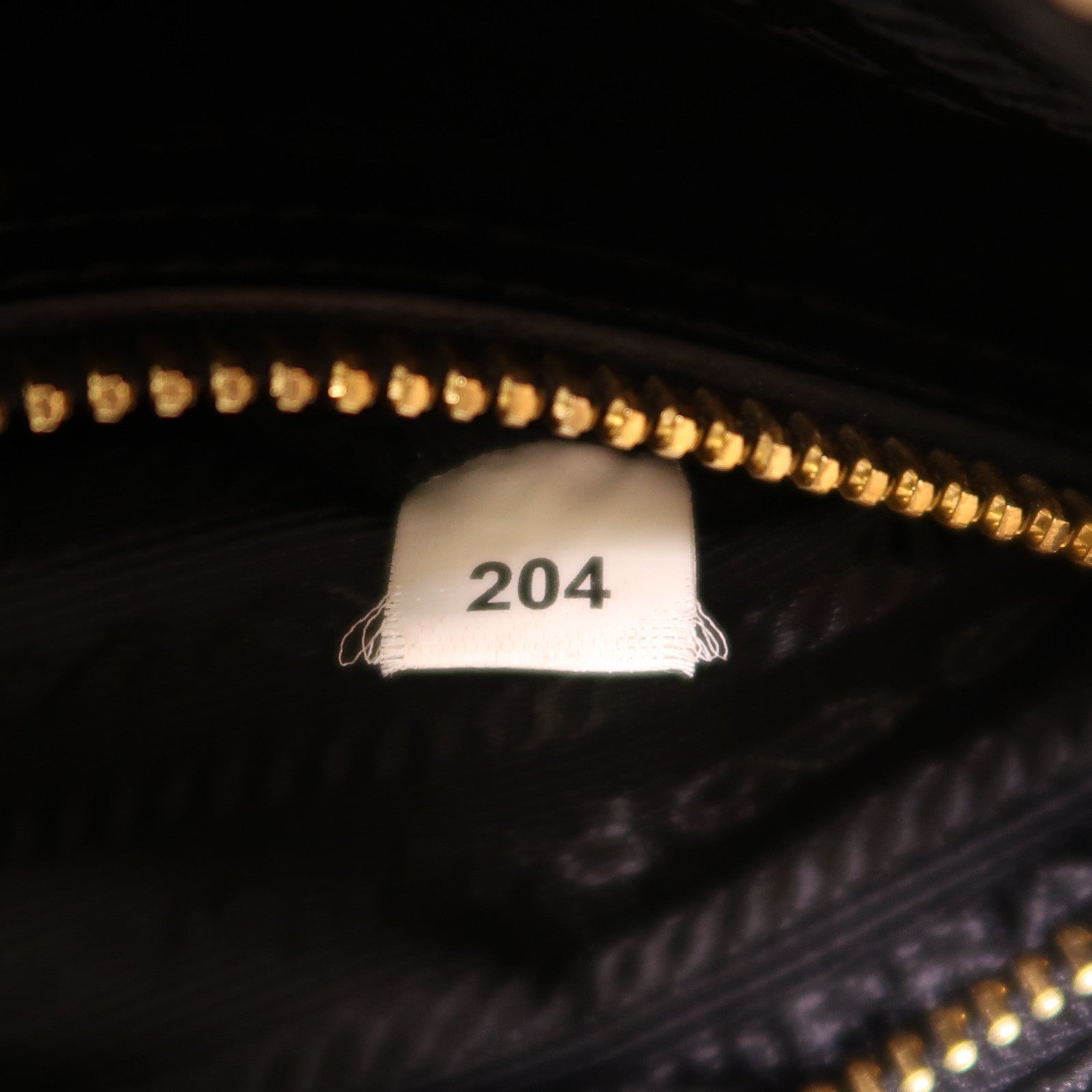 PRADA 尼龍Shoulder Bag金扣肩背袋