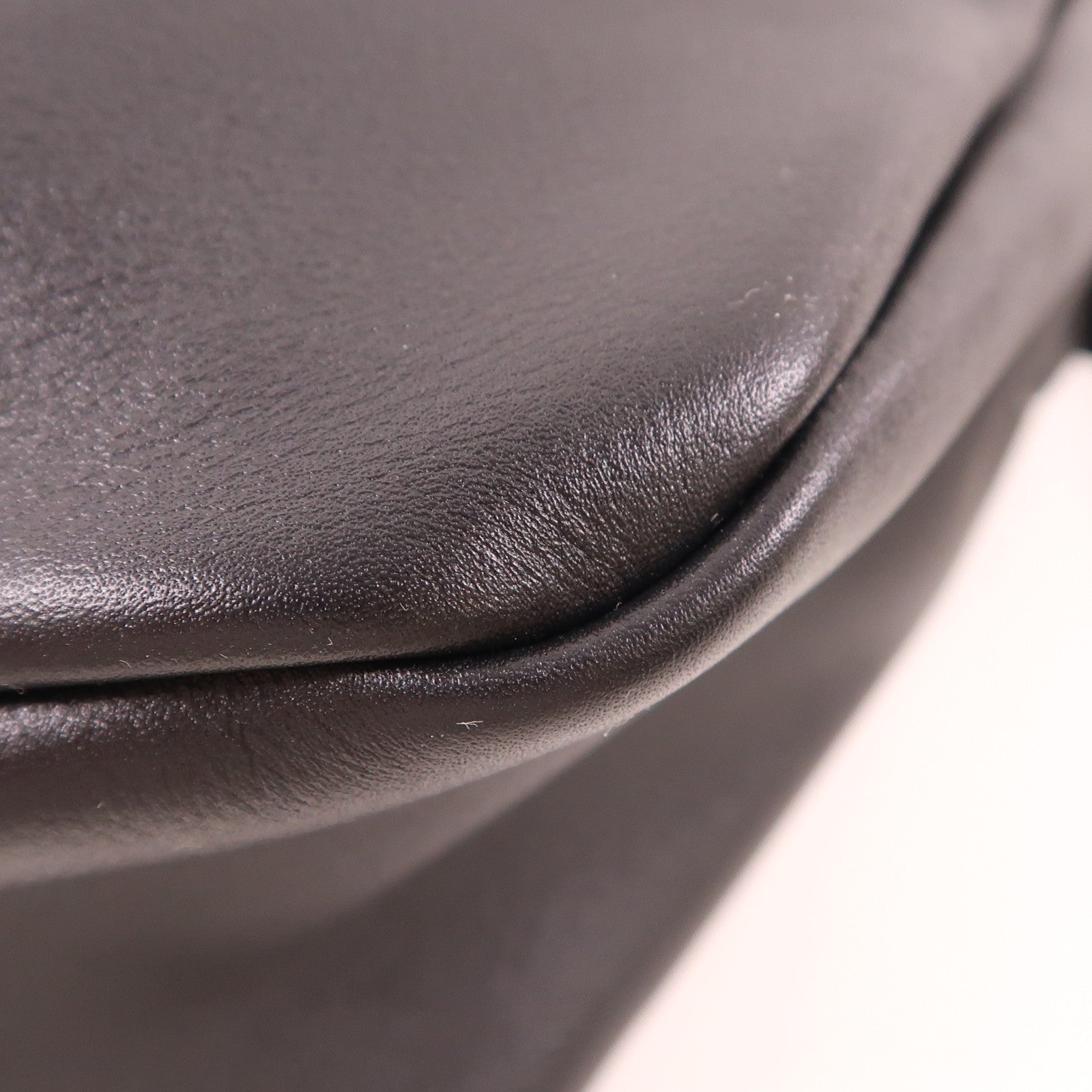 PRADA 皮革Aimee Shoulder Bag金扣手挽袋