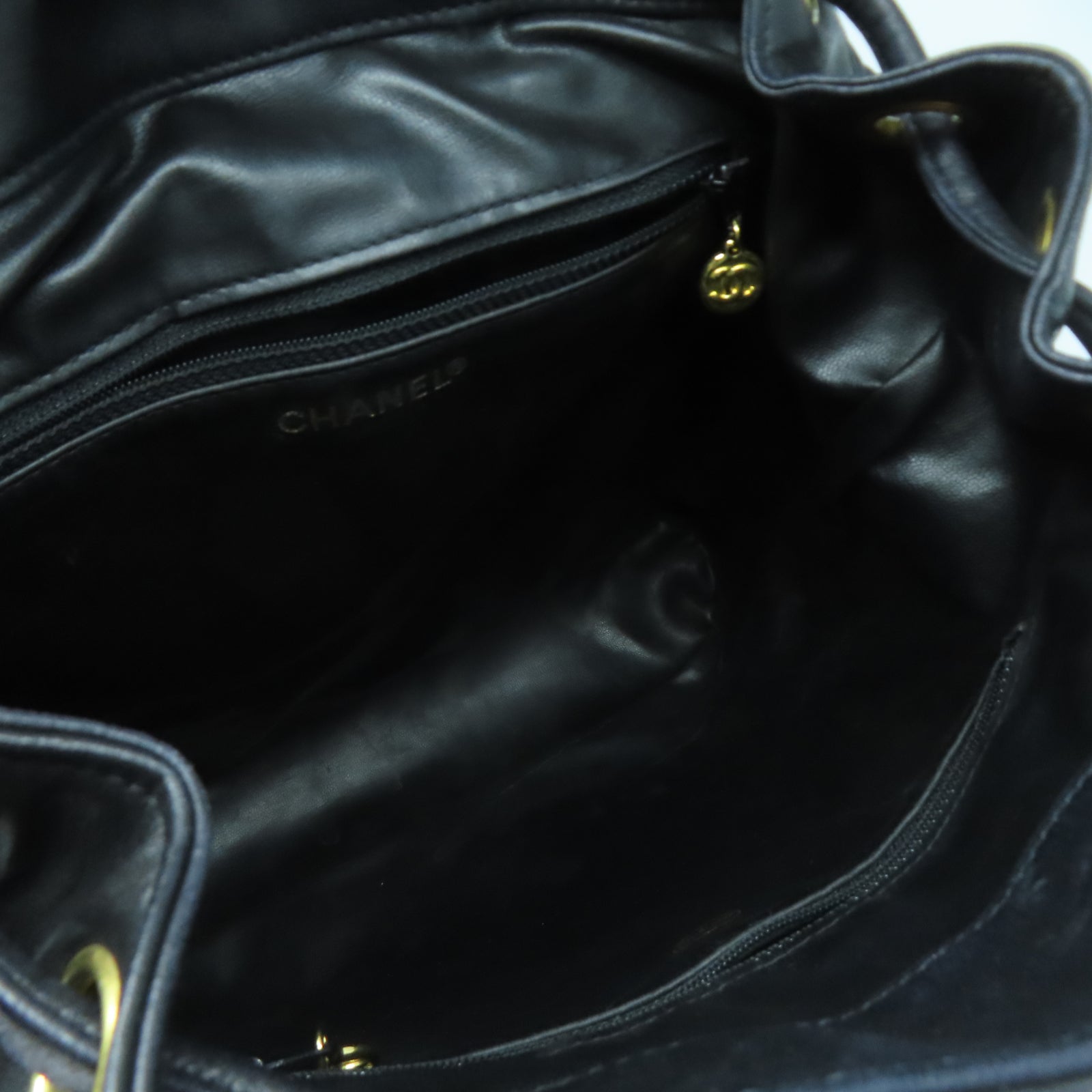CHANEL 【激減優惠】羊皮皮革Rucksack金扣背包黑色