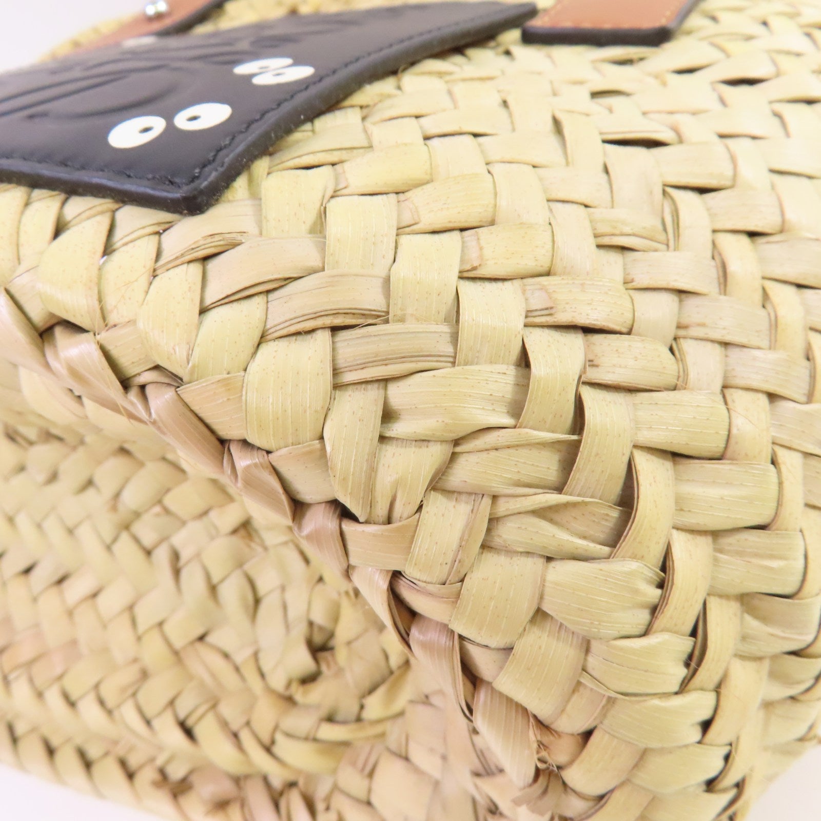LOEWE 酒椰/牛皮皮革Studio Ghibli Dust Bunnies Small Basket Bag手挽袋杏色