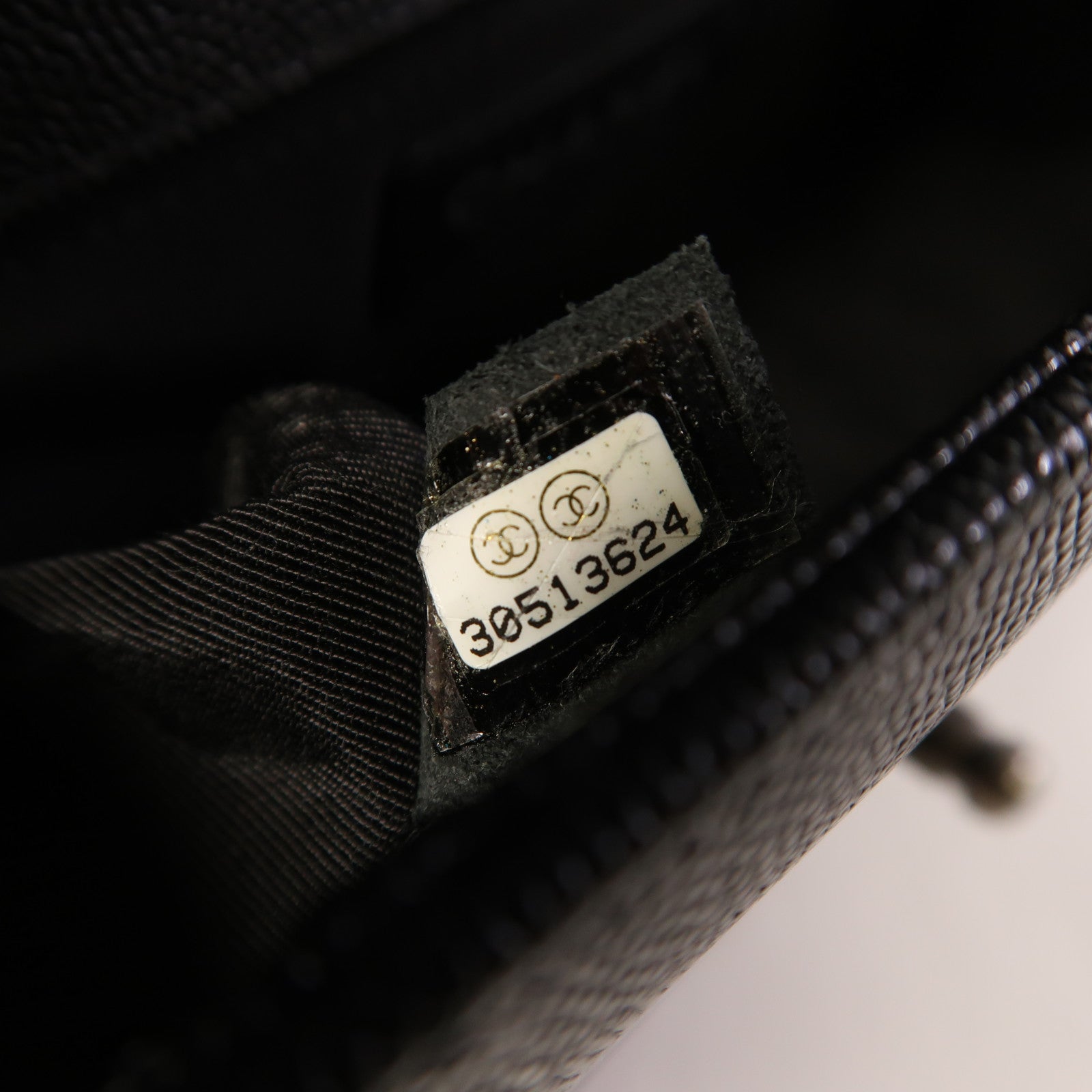 CHANEL 牛皮皮革Boy 20銀扣鏈帶肩背袋