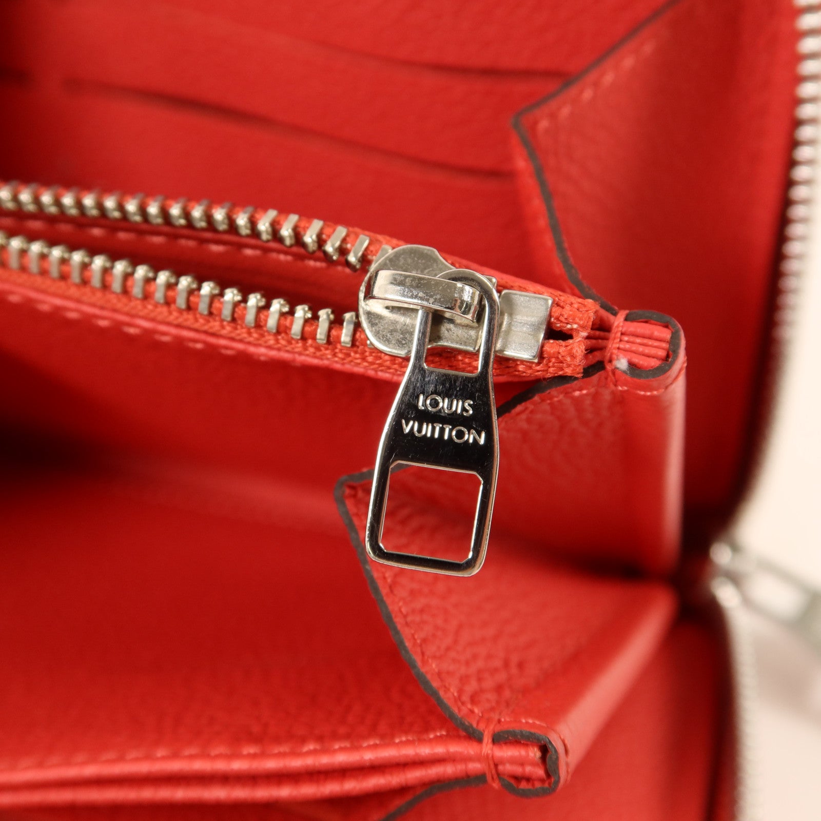LOUIS VUITTON Monogram Empreinte Long Round Wallet銀扣長錢包
