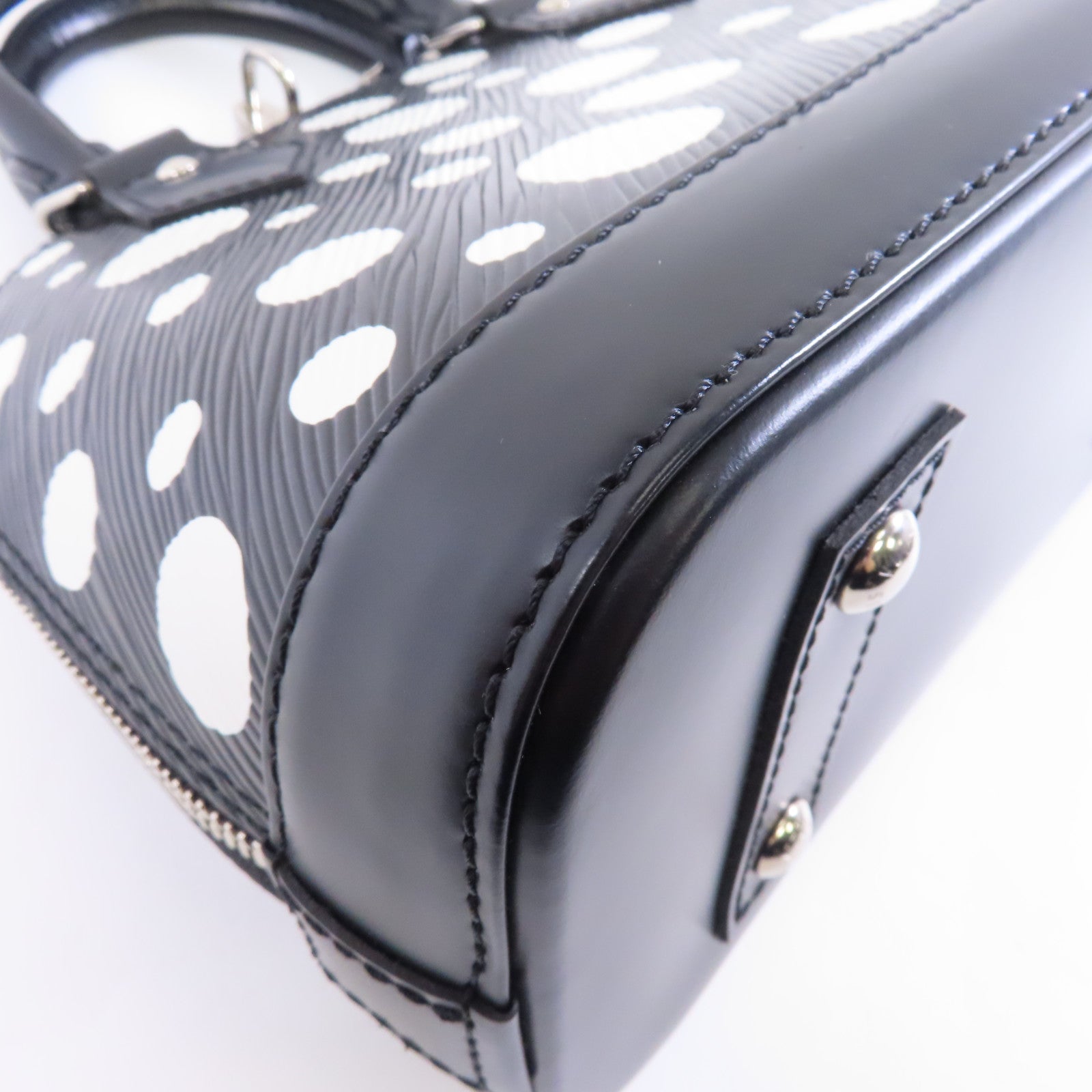 LOUIS VUITTON Epi LV x YK Alma BB銀扣手挽肩背兩用袋黑色
