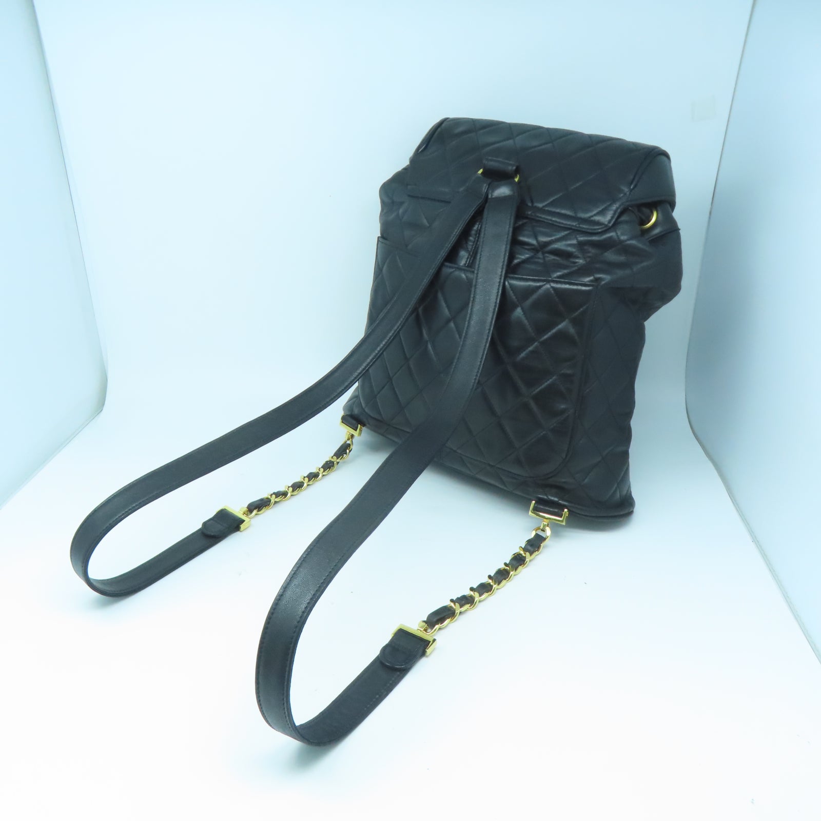 CHANEL 【激減優惠】羊皮皮革Rucksack金扣背包黑色