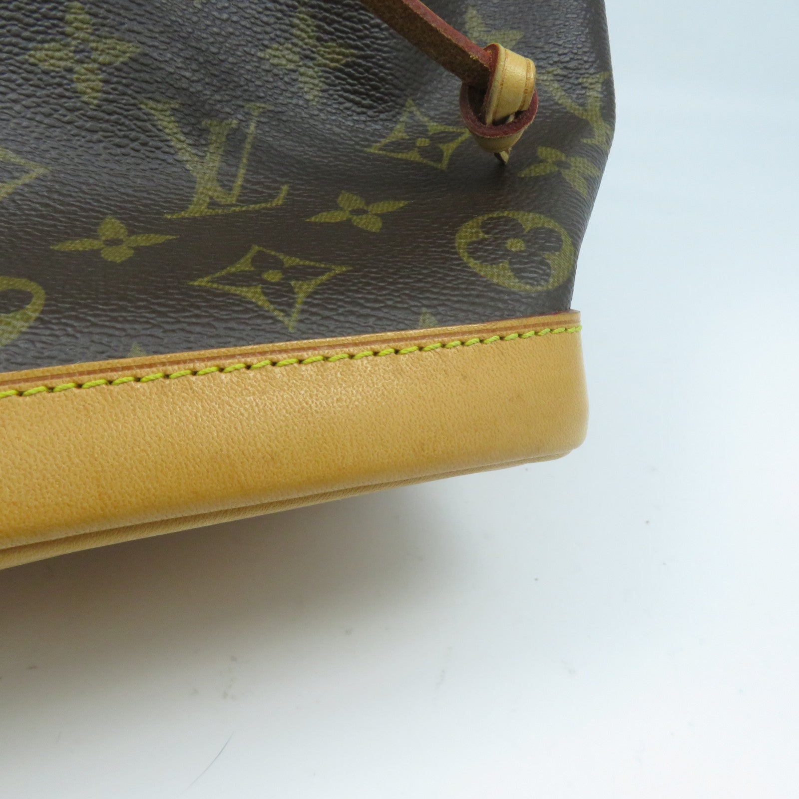 LOUIS VUITTON Monogram Noe Mini金扣肩背袋啡色