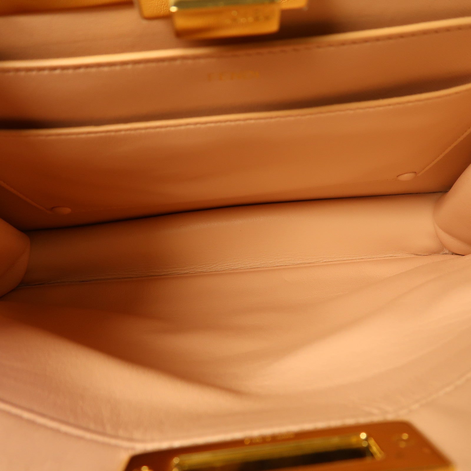 FENDI 牛皮皮革Peekaboo I See U Medium金扣手挽肩背兩用袋