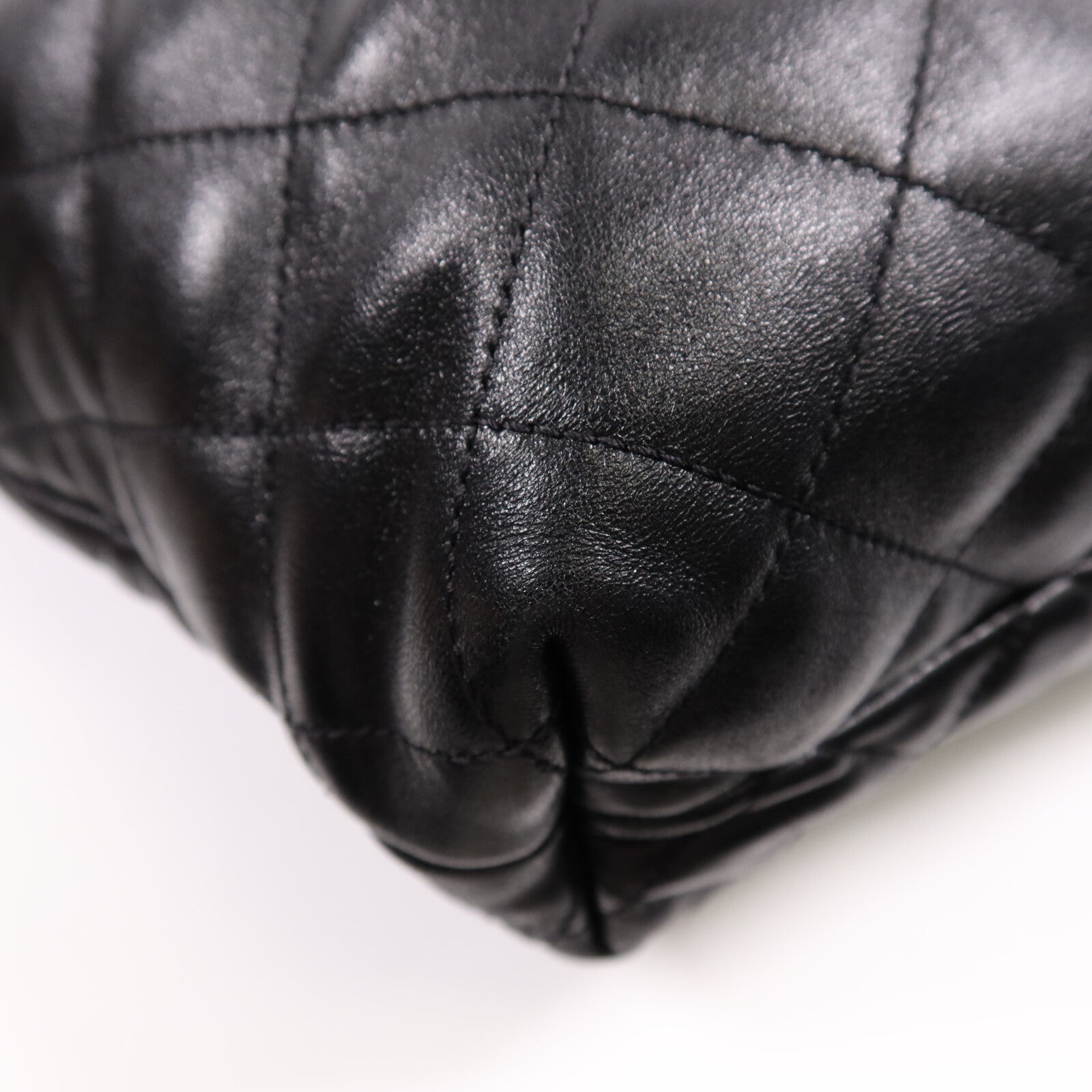 SAINT LAURENT 羊皮皮革Icare Maxi金扣手挽袋