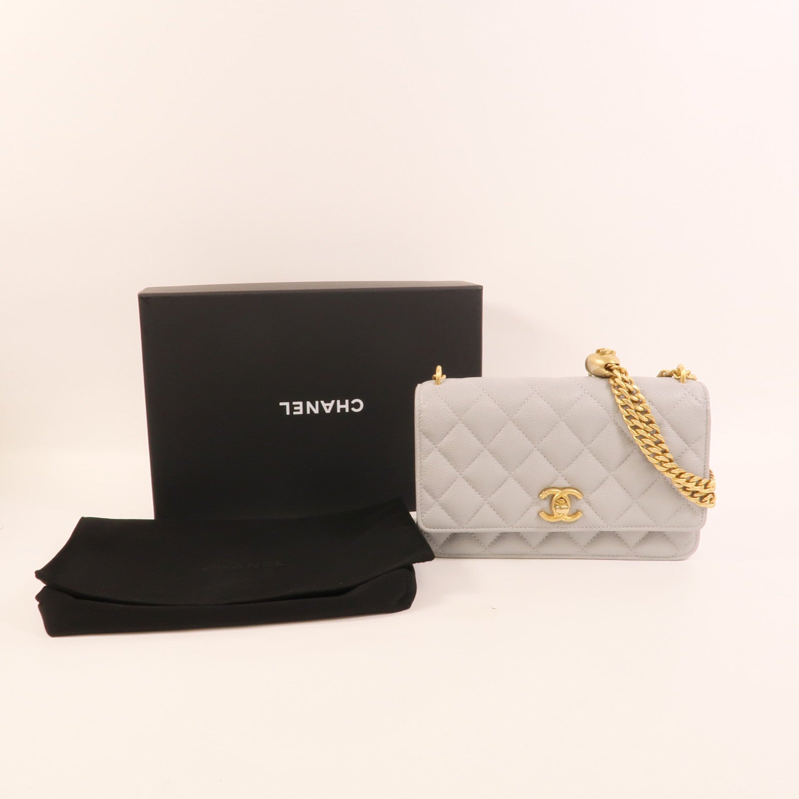 CHANEL 牛皮皮革WOC Wallet On Chain鏈帶肩背袋