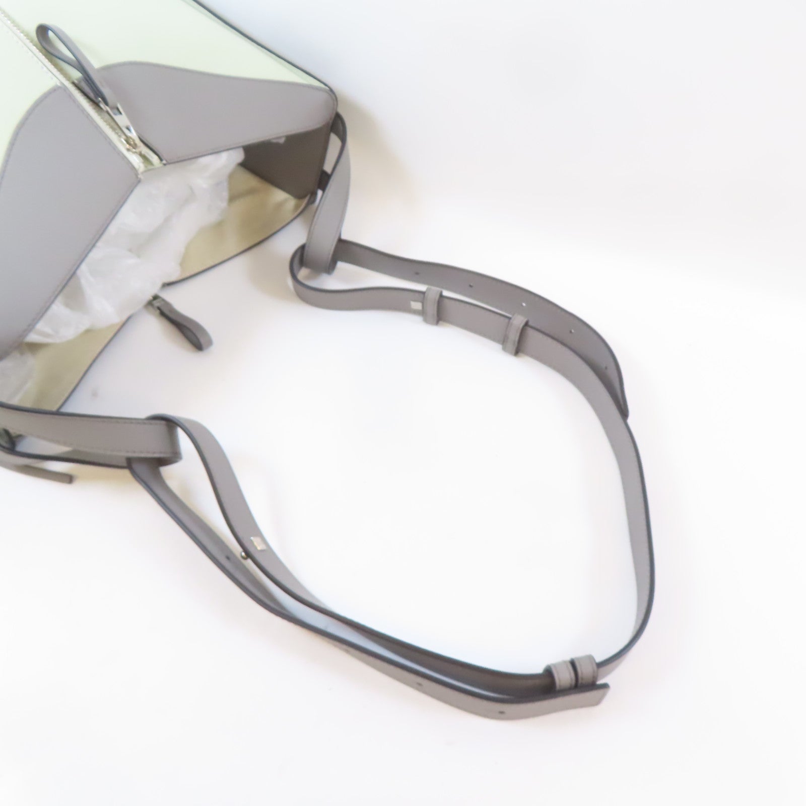 LOEWE 牛皮皮革Hammock Bag銀扣手挽肩背兩用袋灰色/淺綠色