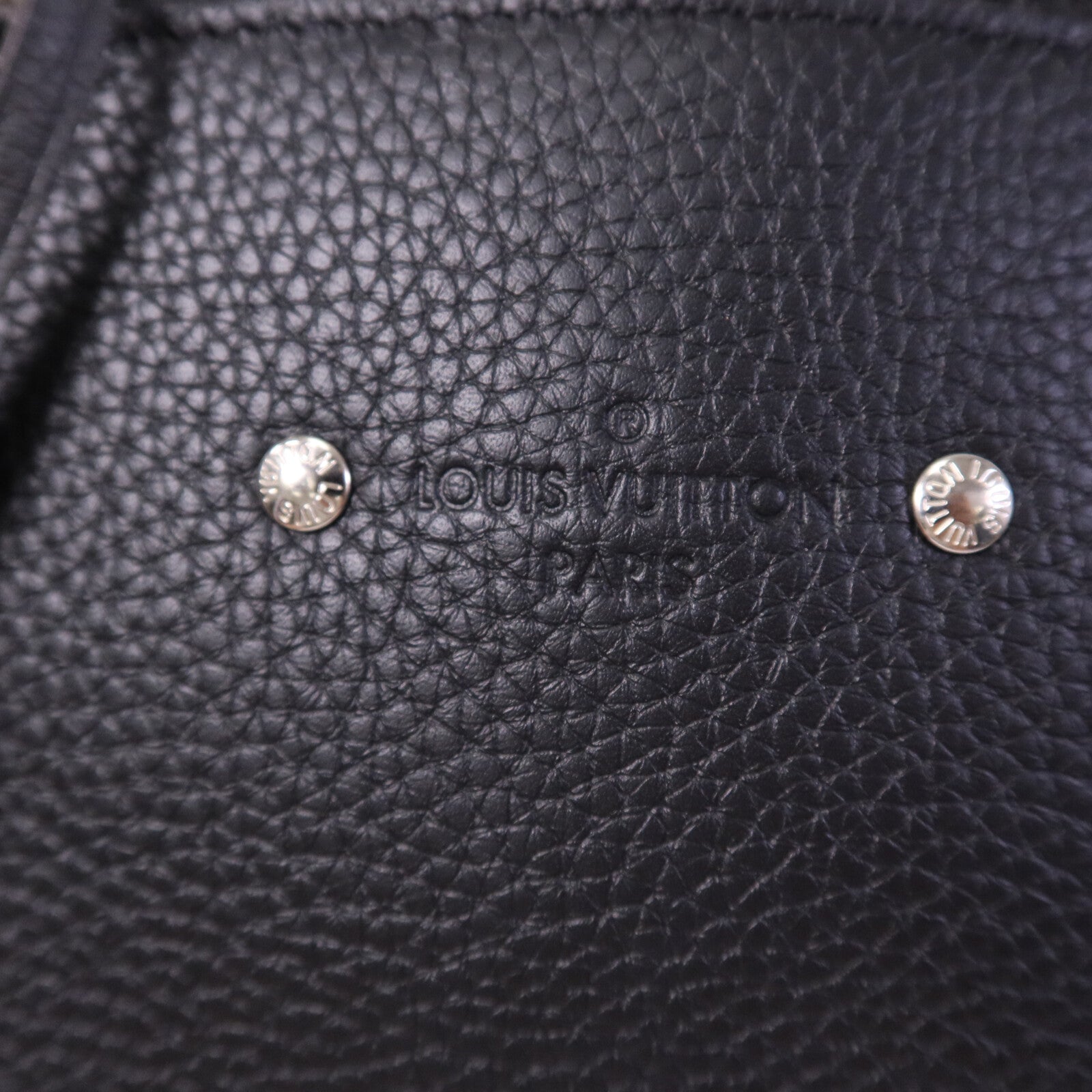LOUIS VUITTON Taurillon Armand Briefcase銀扣手挽肩背兩用袋
