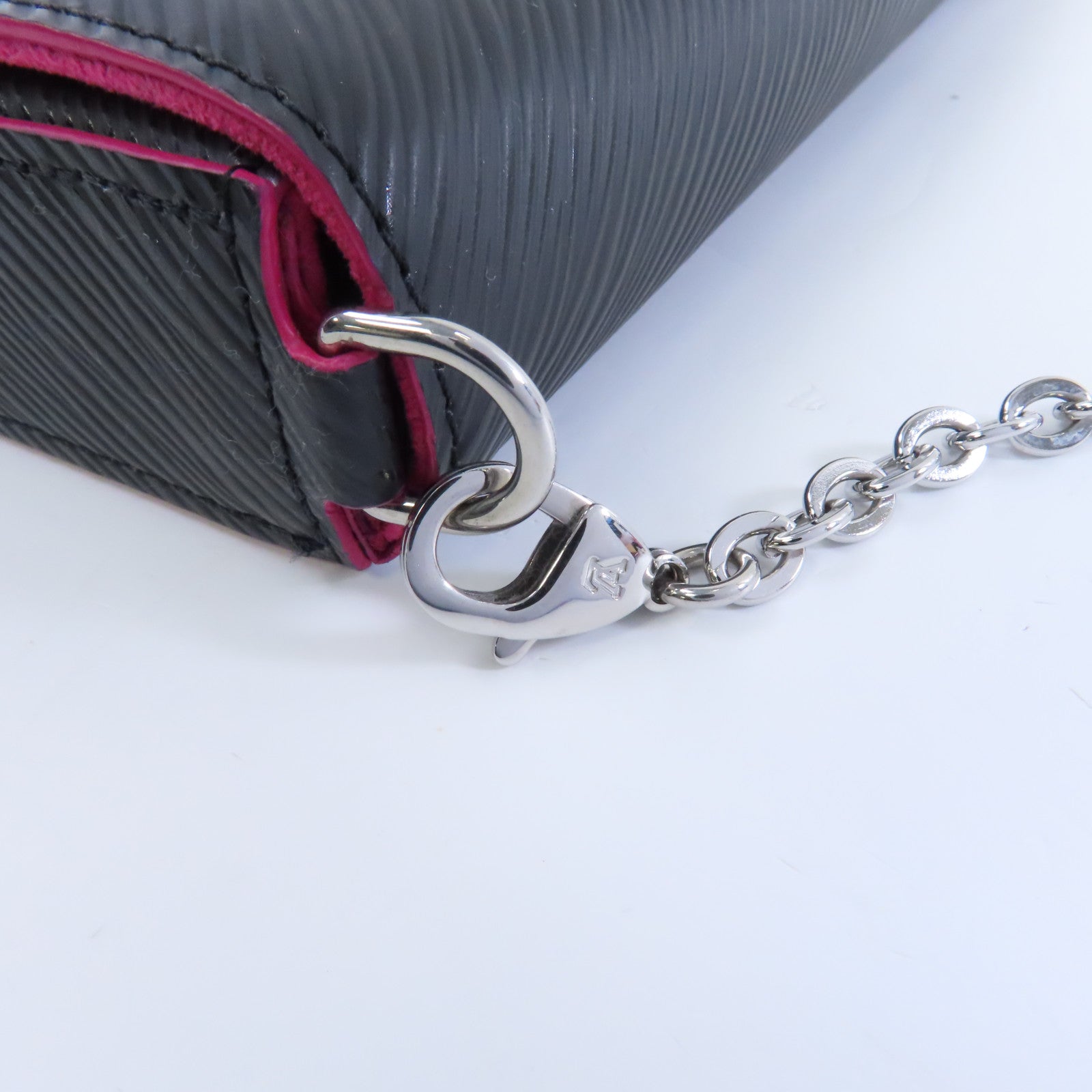 LOUIS VUITTON Epi Pochette Felicie銀扣鏈帶肩背袋黑色/粉紅色