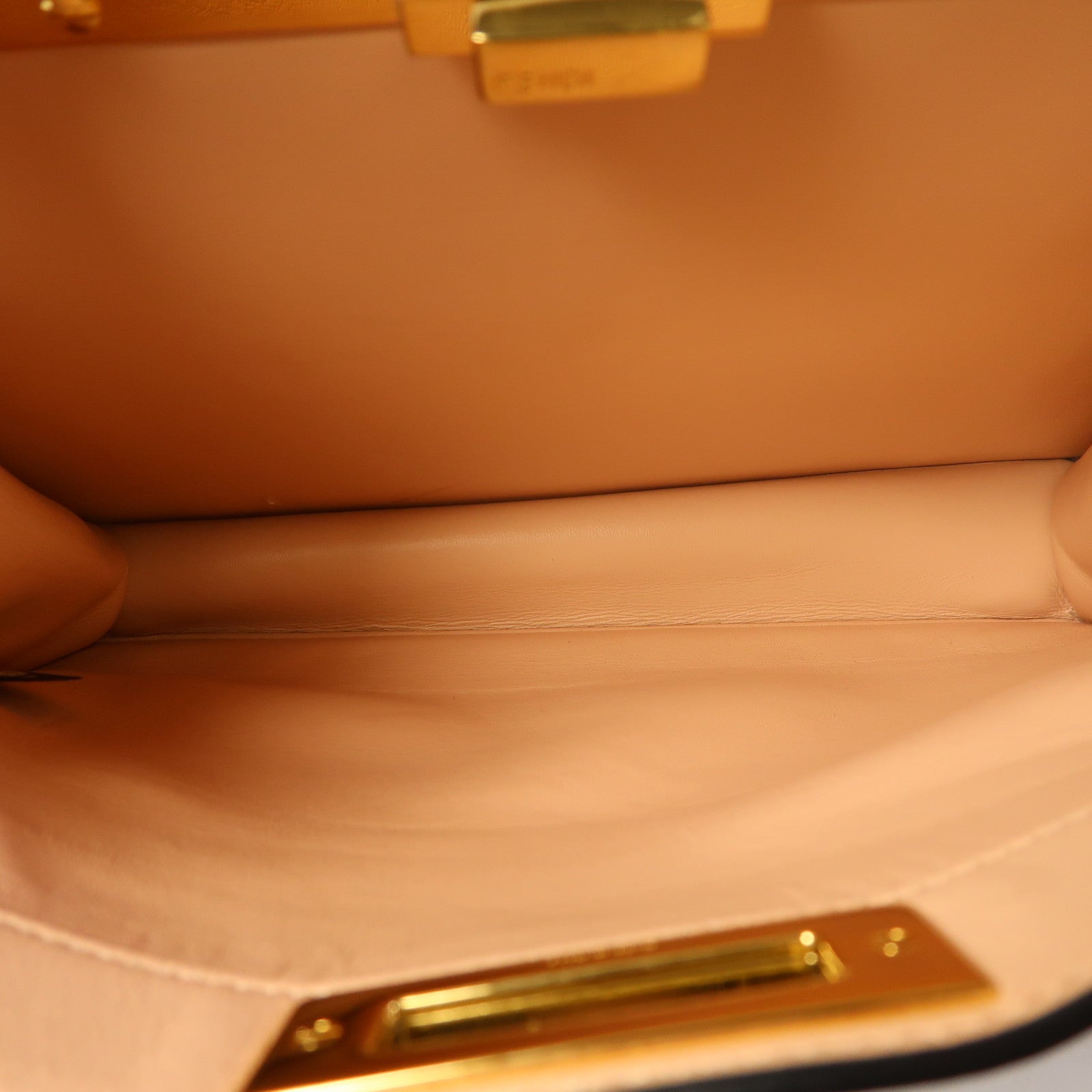 FENDI 牛皮皮革Peekaboo I See U Medium金扣手挽肩背兩用袋