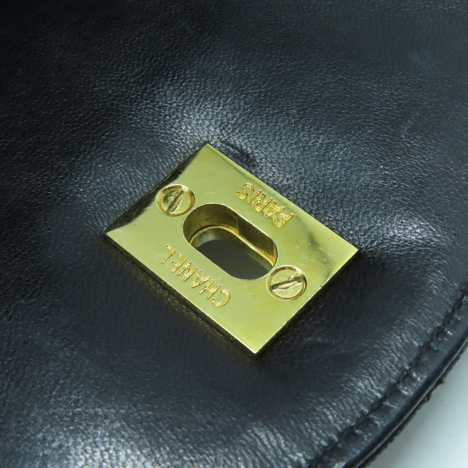 CHANEL 【激減優惠】羊皮皮革Rucksack金扣背包黑色