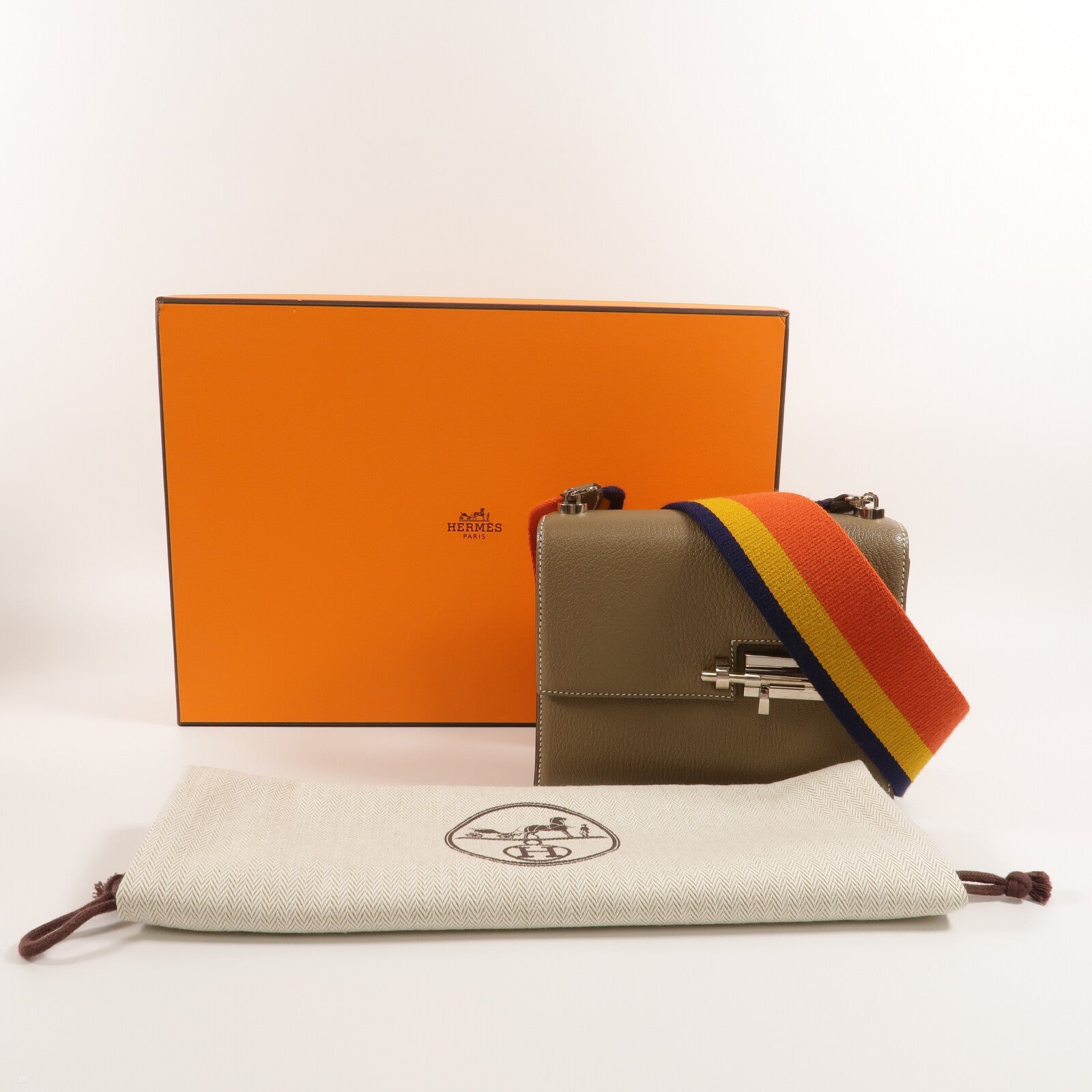 HERMES Chevre皮革Mini Verrou肩背包Etoupe