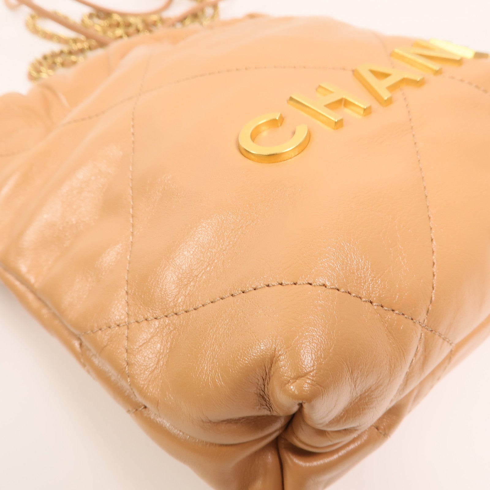 CHANEL 牛皮皮革Chanel 22 Mini金扣鏈帶肩背袋