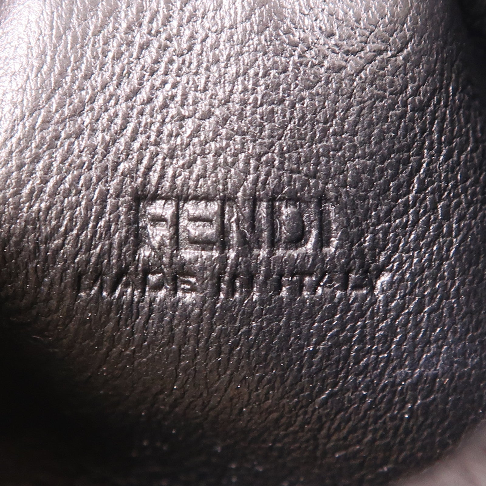 FENDI 羊皮皮革Mamma Baguette Mini Bag金扣肩背袋