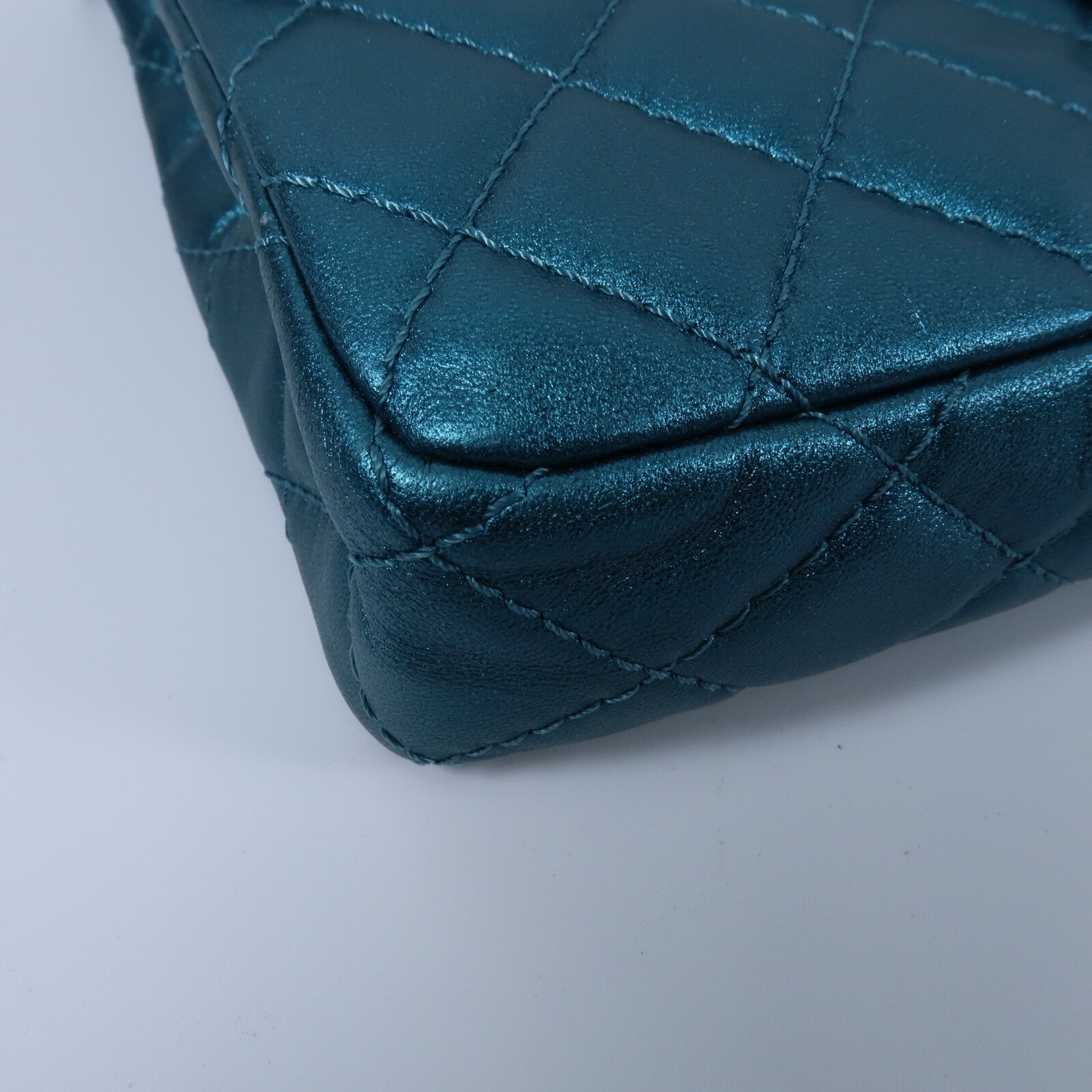 CHANEL 羊皮皮革2.55 Reissue Medium鏈帶肩背袋