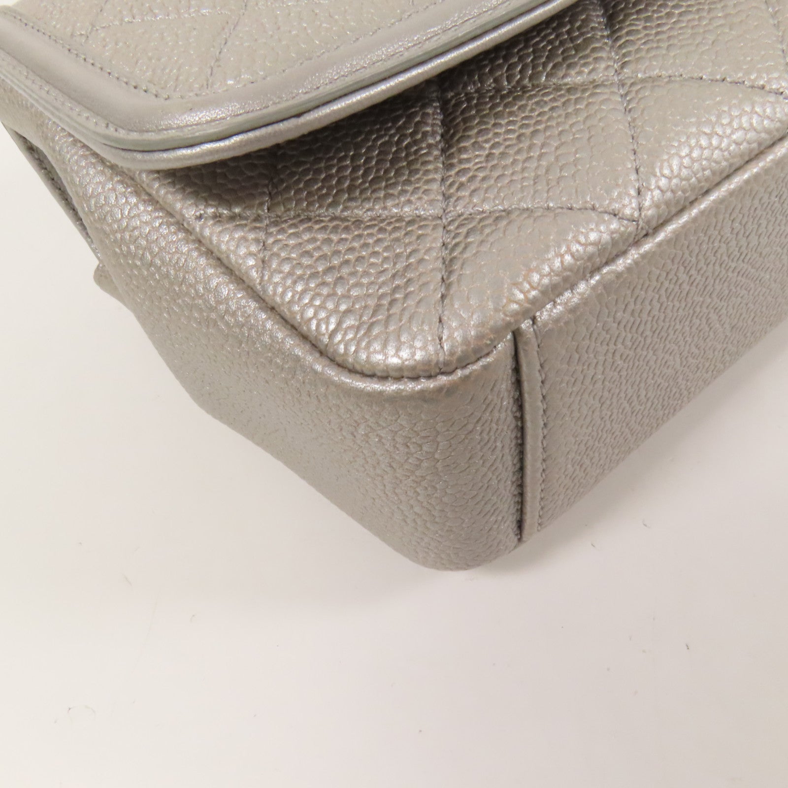 CHANEL 牛皮皮革CC Filigree銀扣肩背袋