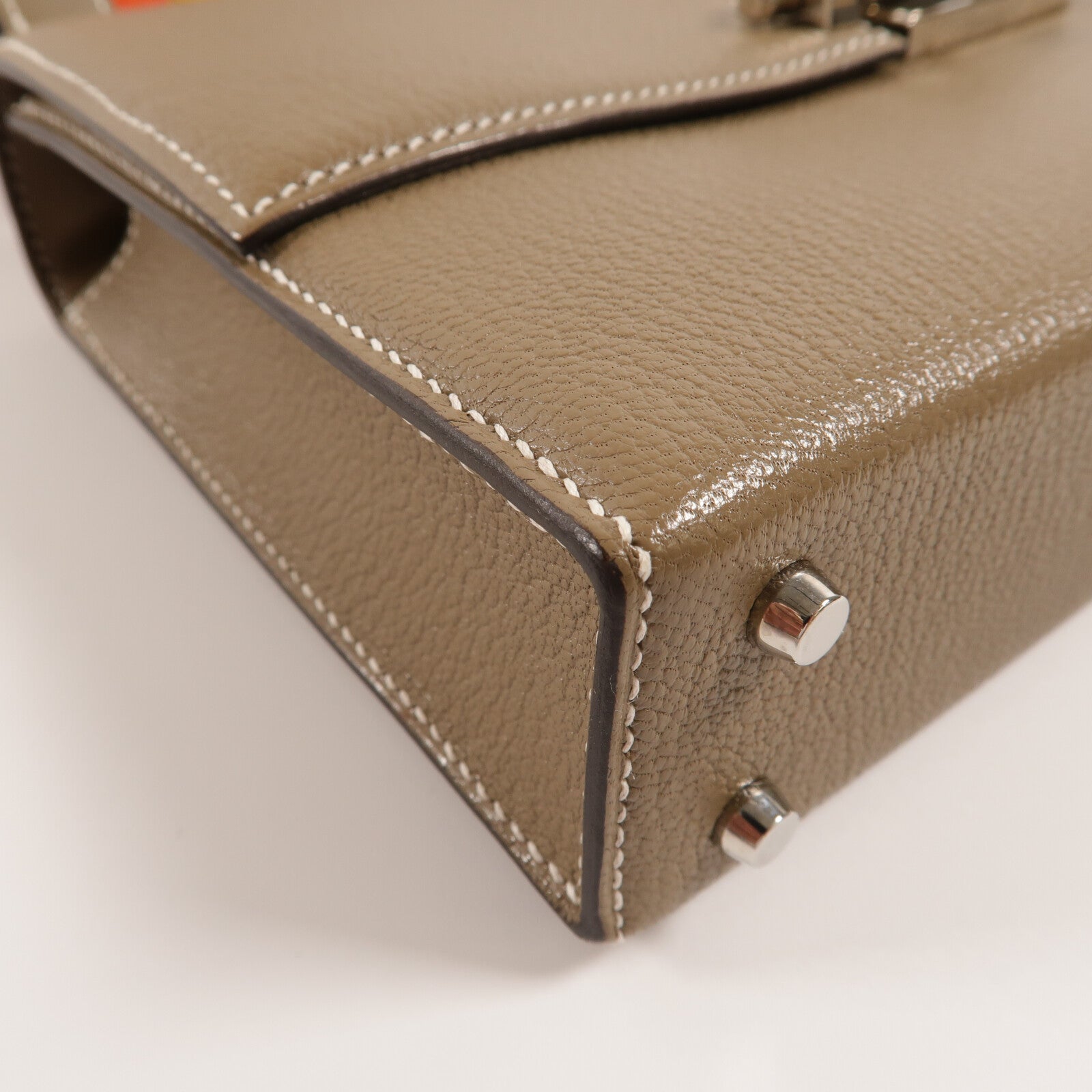 HERMES Chevre皮革Mini Verrou肩背包Etoupe
