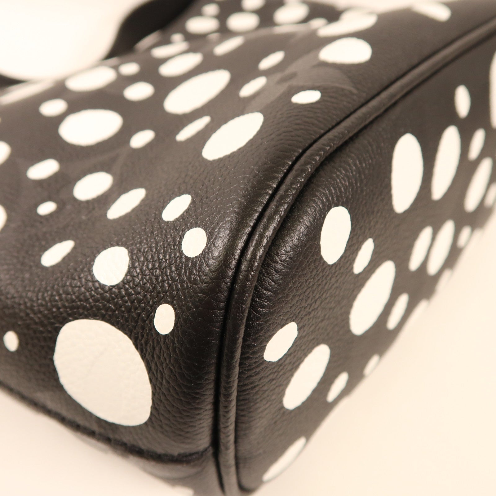 LOUIS VUITTON Monogram Empreinte LVxYK Marshmallow PM銀扣肩背袋