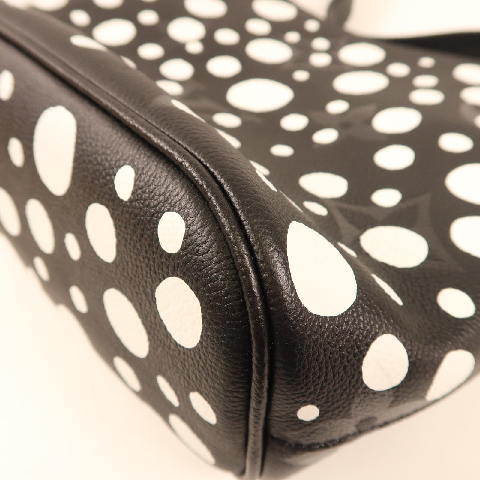 LOUIS VUITTON Monogram Empreinte LVxYK Marshmallow PM銀扣肩背袋