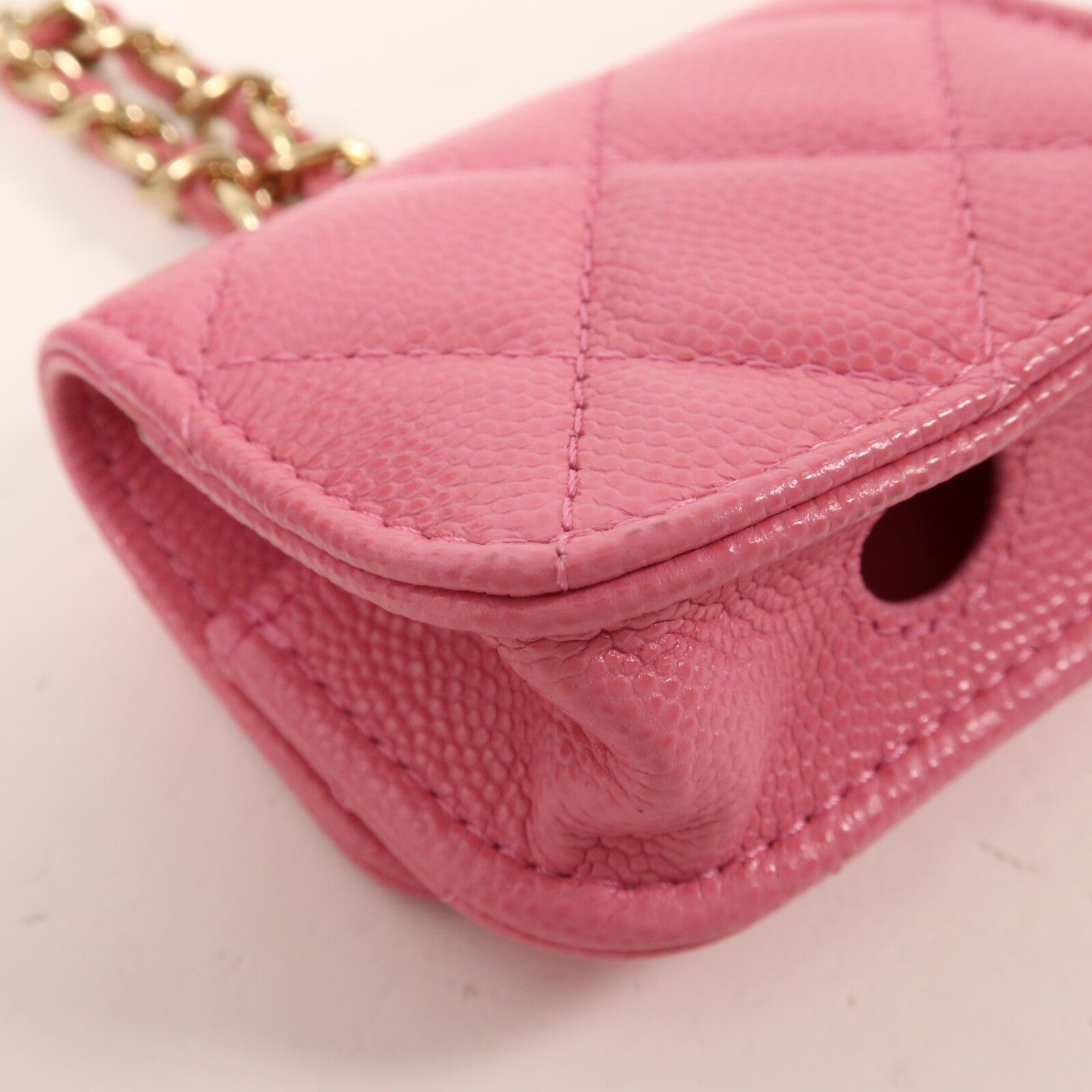 CHANEL 牛皮皮革Phone Case With Airpods Chain鏈帶肩背袋
