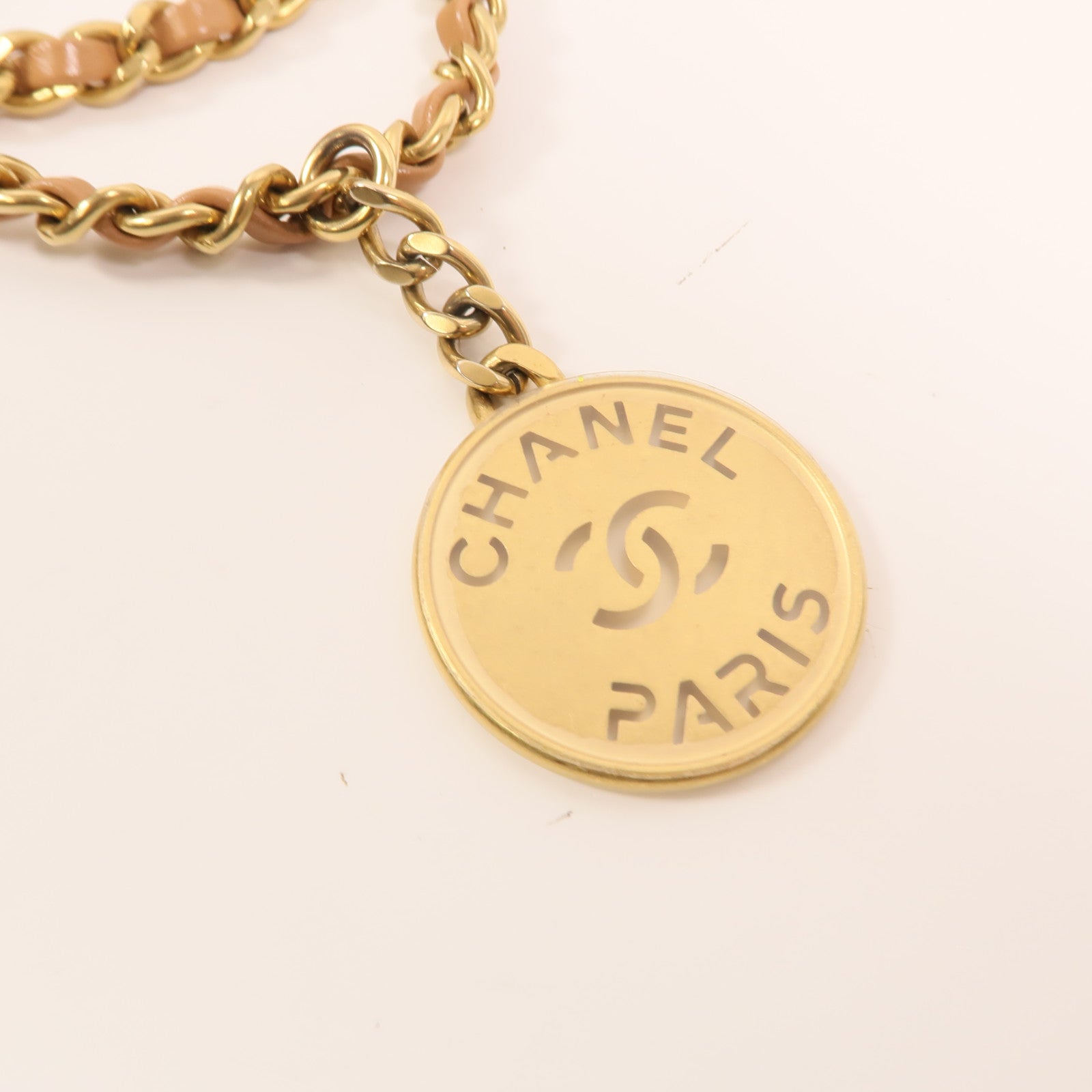 CHANEL 牛皮皮革Chanel 22 Mini金扣鏈帶肩背袋
