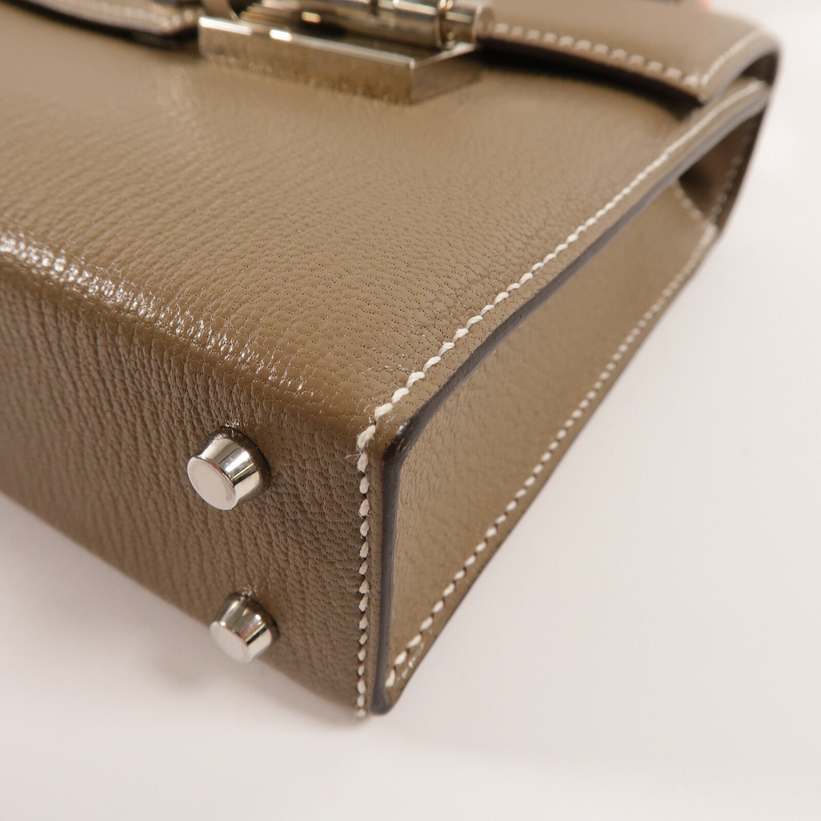 HERMES Chevre皮革Mini Verrou肩背包Etoupe