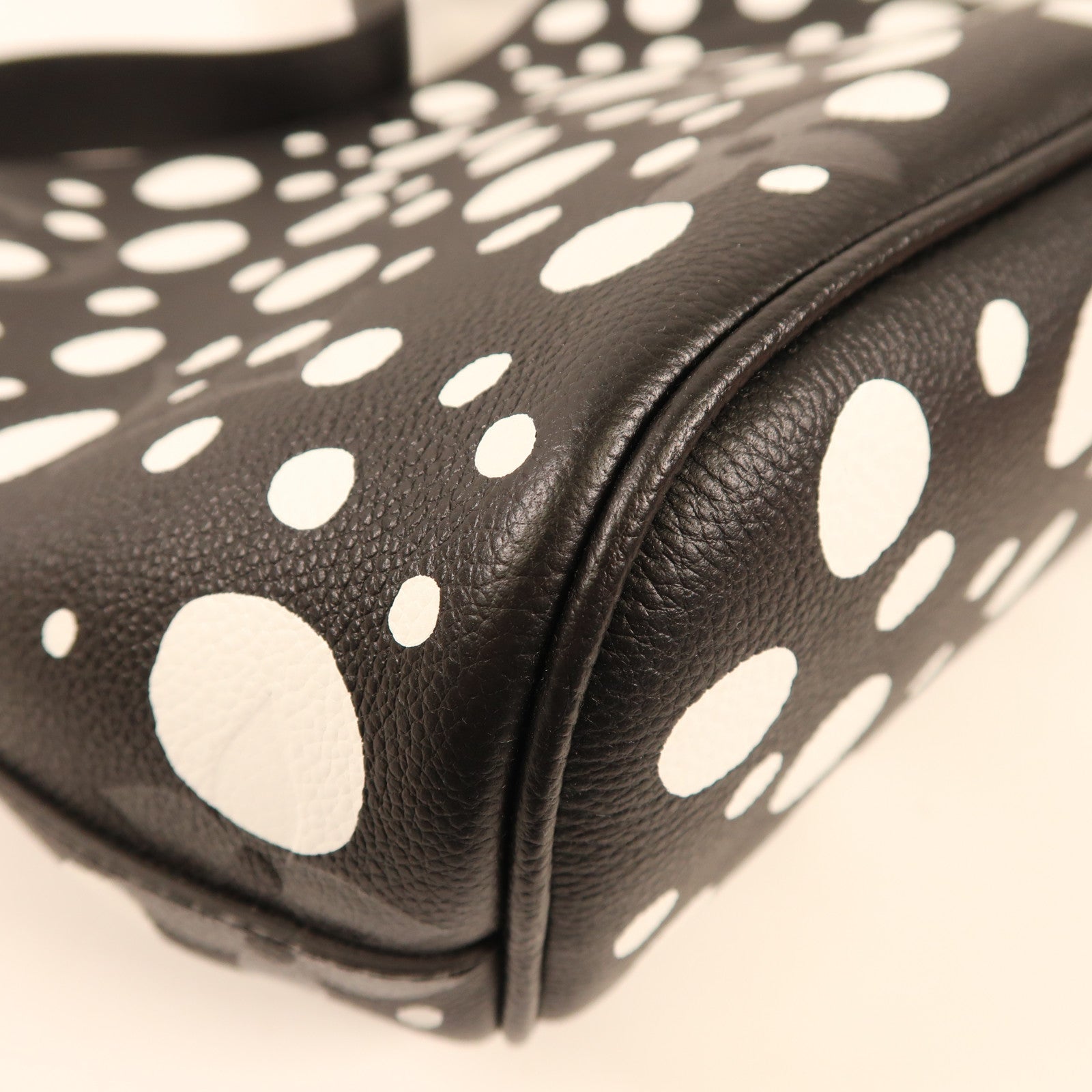 LOUIS VUITTON Monogram Empreinte LVxYK Marshmallow PM銀扣肩背袋