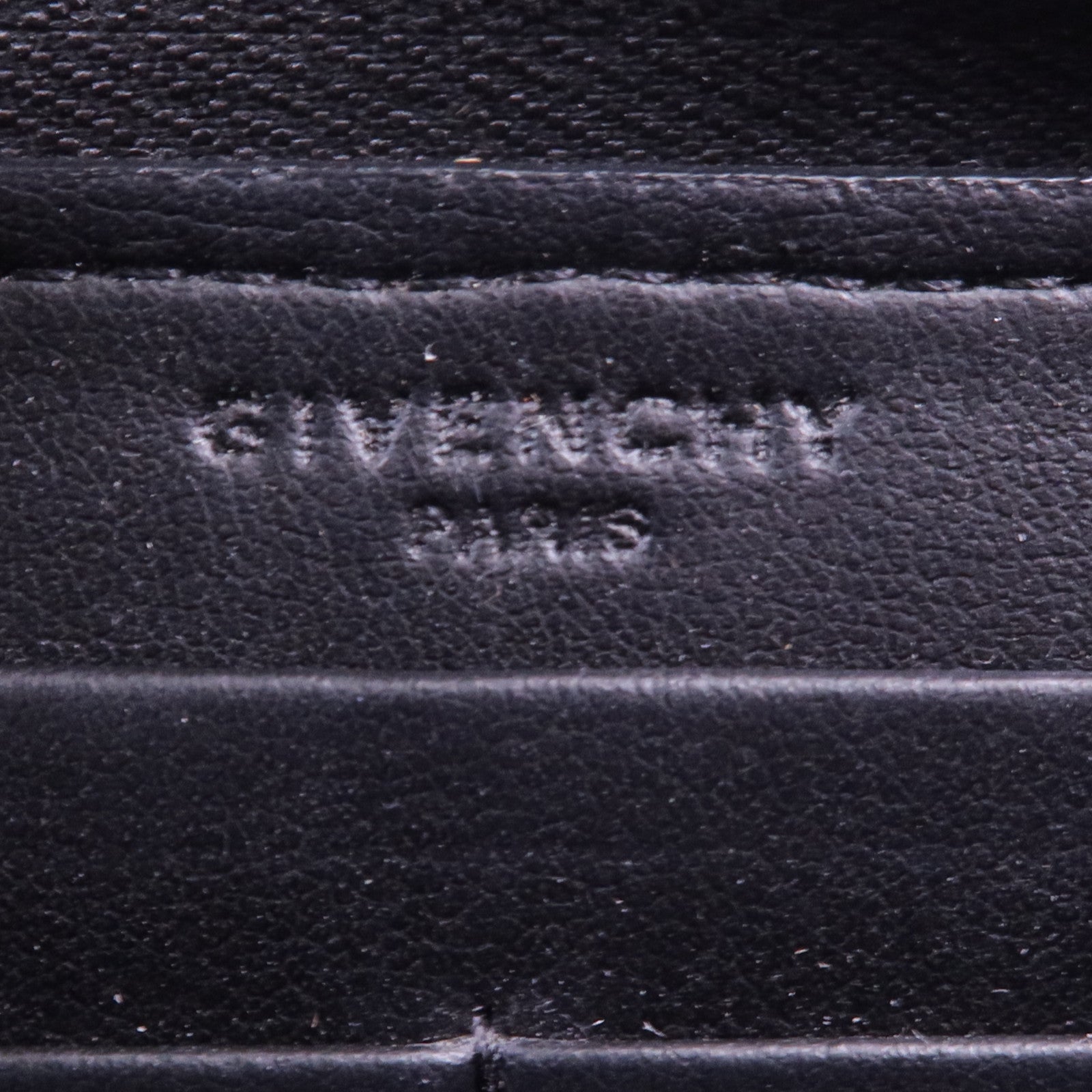 GIVENCHY 塗層帆布Long Wallet銀扣長錢包
