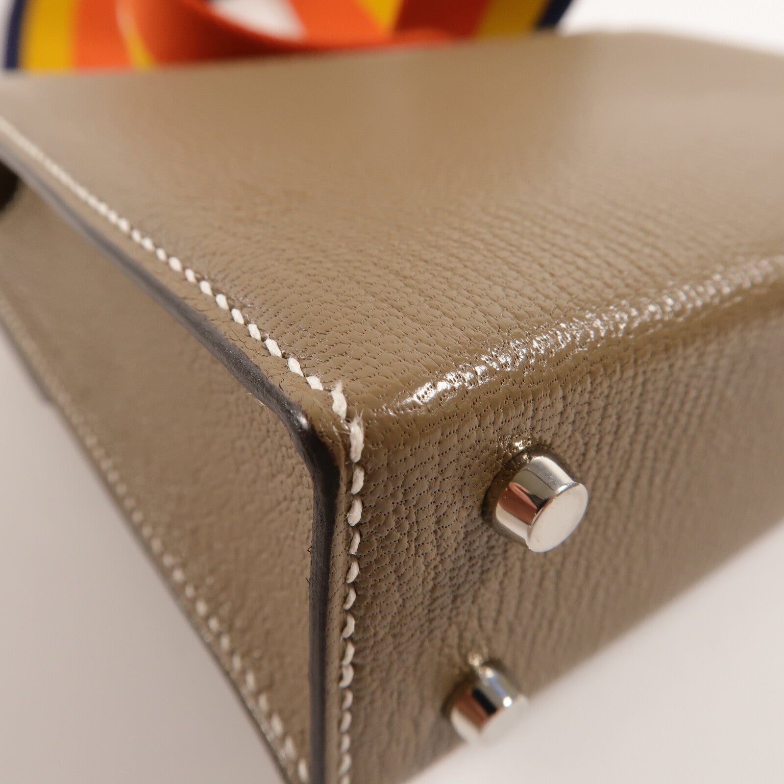 HERMES Chevre皮革Mini Verrou肩背包Etoupe