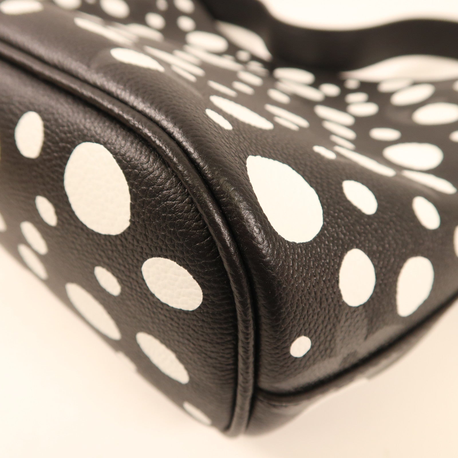 LOUIS VUITTON Monogram Empreinte LVxYK Marshmallow PM銀扣肩背袋