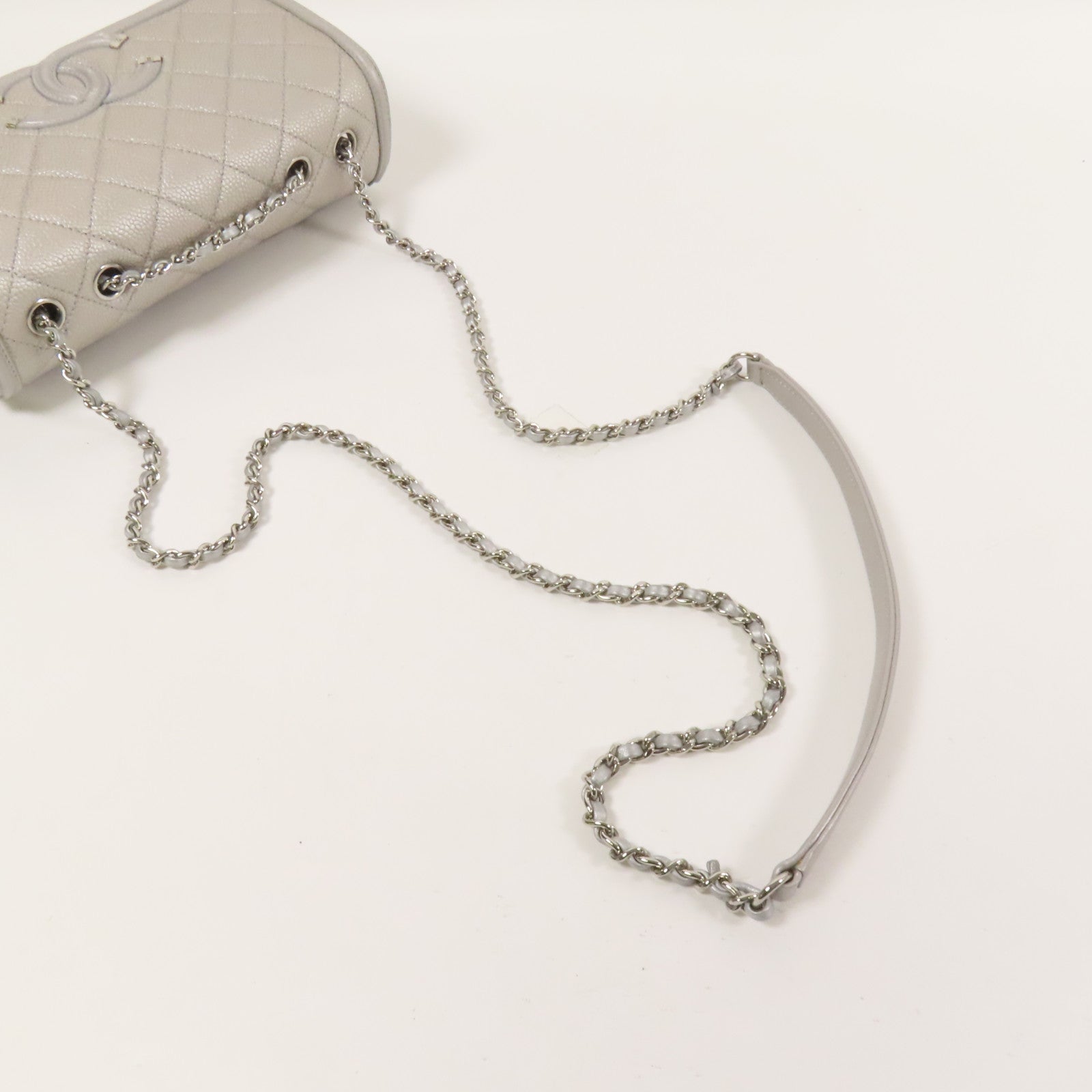 CHANEL 牛皮皮革CC Filigree銀扣肩背袋