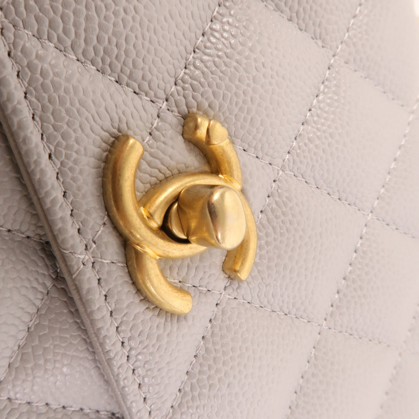 CHANEL 牛皮皮革WOC Wallet On Chain鏈帶肩背袋
