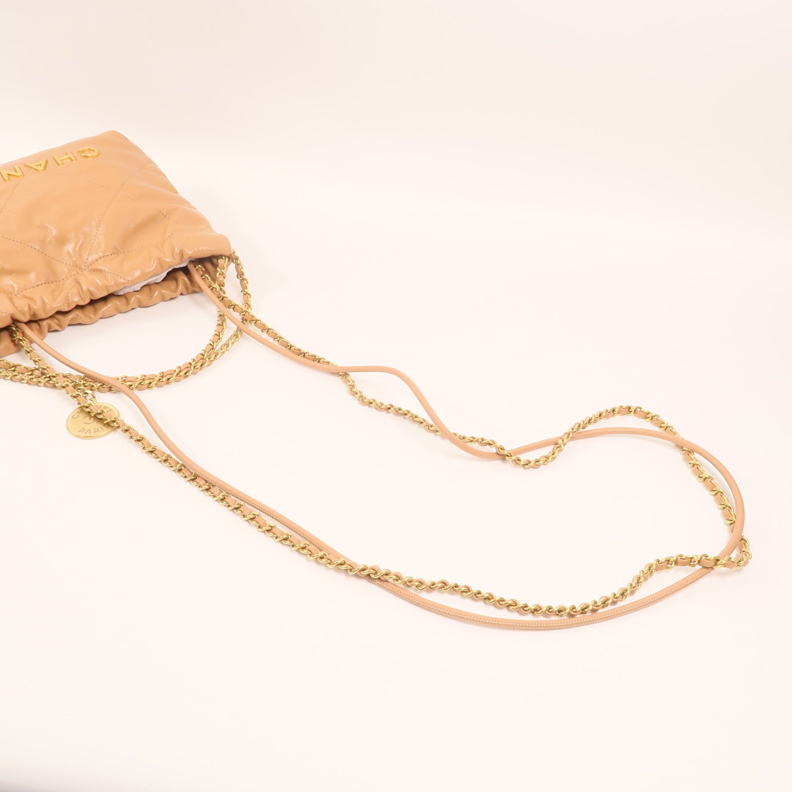 CHANEL 牛皮皮革Chanel 22 Mini金扣鏈帶肩背袋