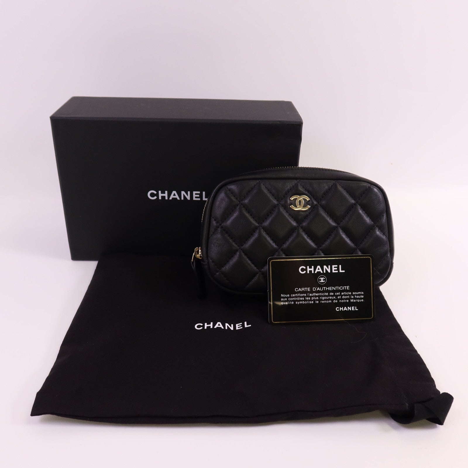 CHANEL 羊皮皮革Pouch金扣手拿包