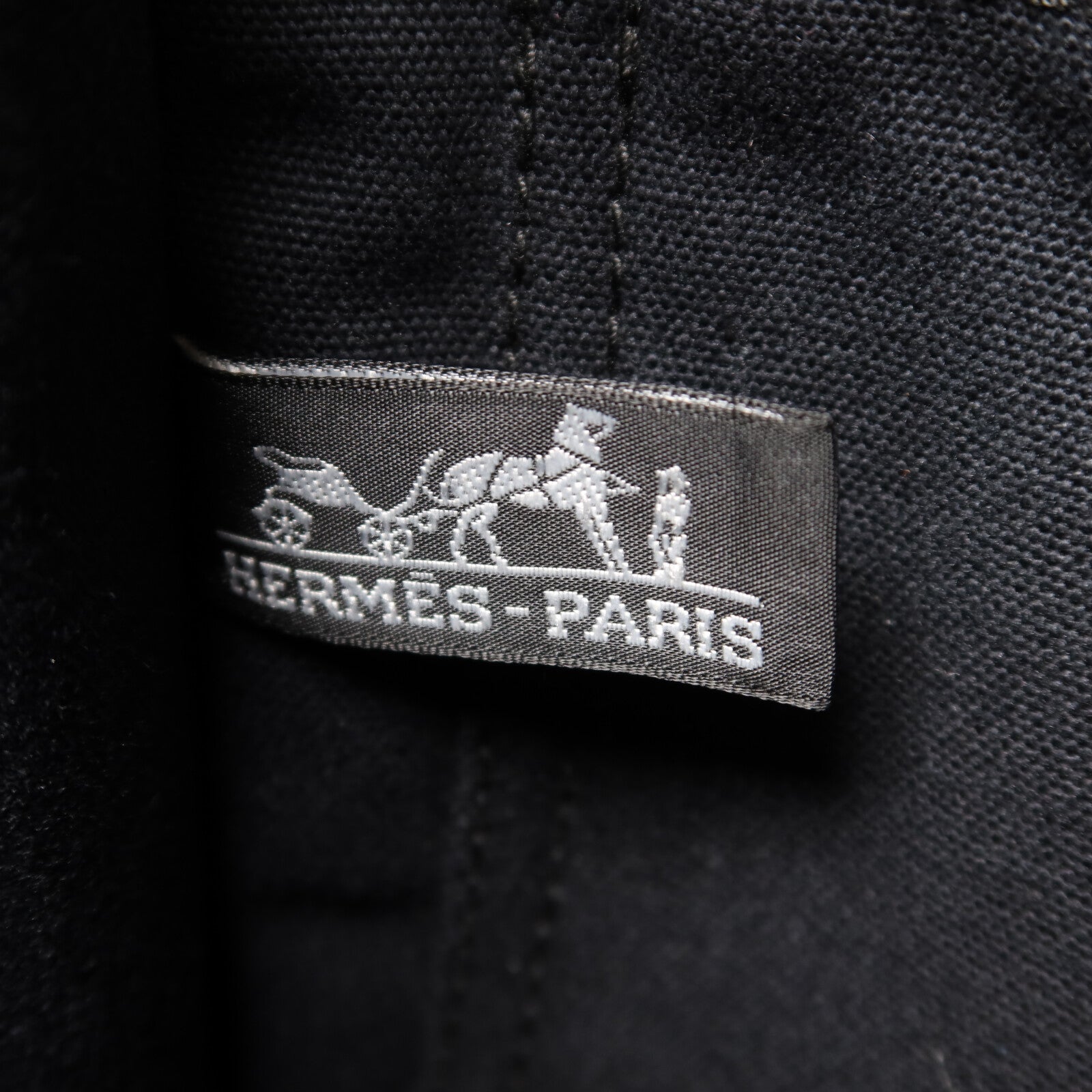 HERMES 帆布/牛皮皮革Fourre Tout PM銀扣手挽袋Noir