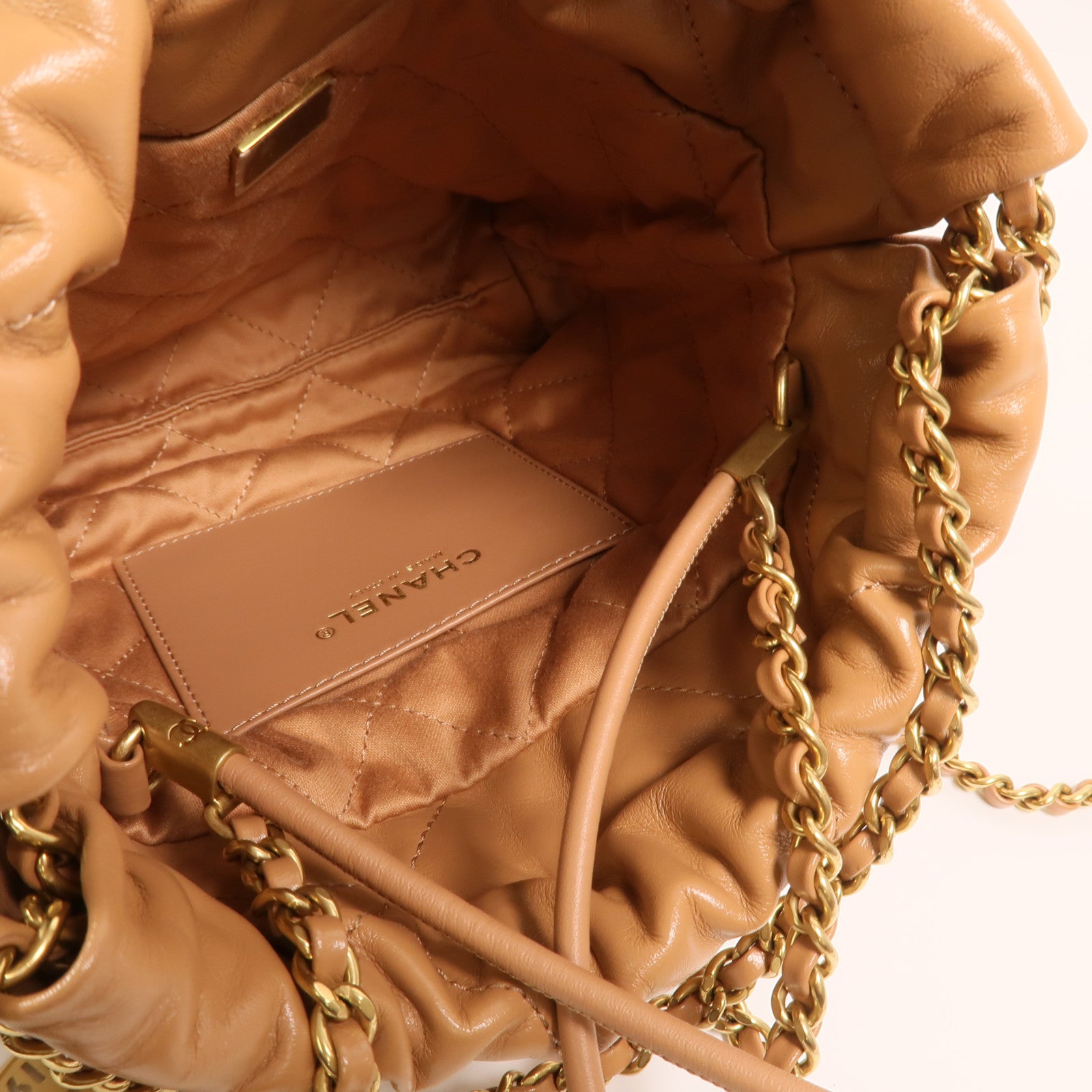 CHANEL 牛皮皮革Chanel 22 Mini金扣鏈帶肩背袋