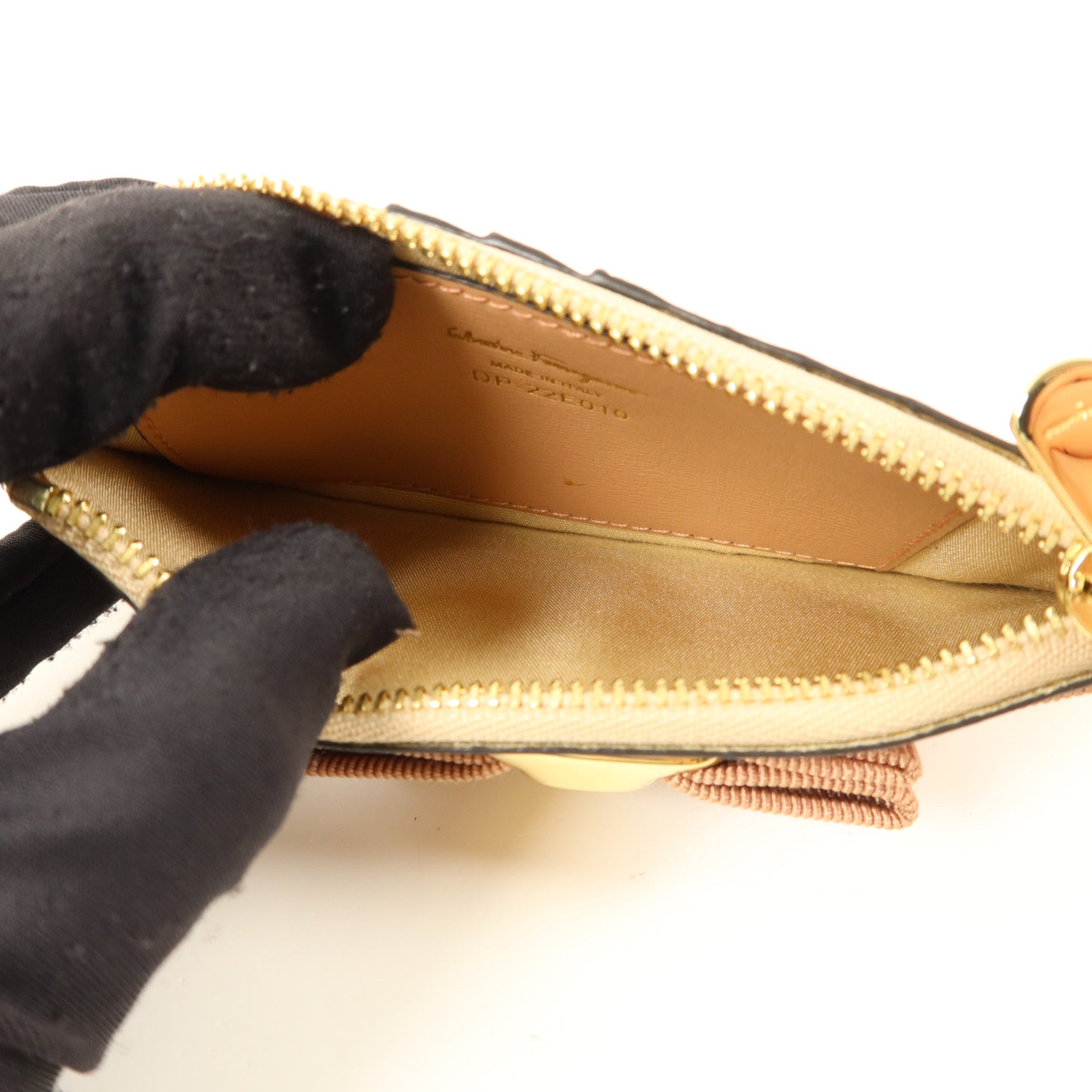 Salvatore Ferragamo 牛皮皮革Card Case金扣卡片套
