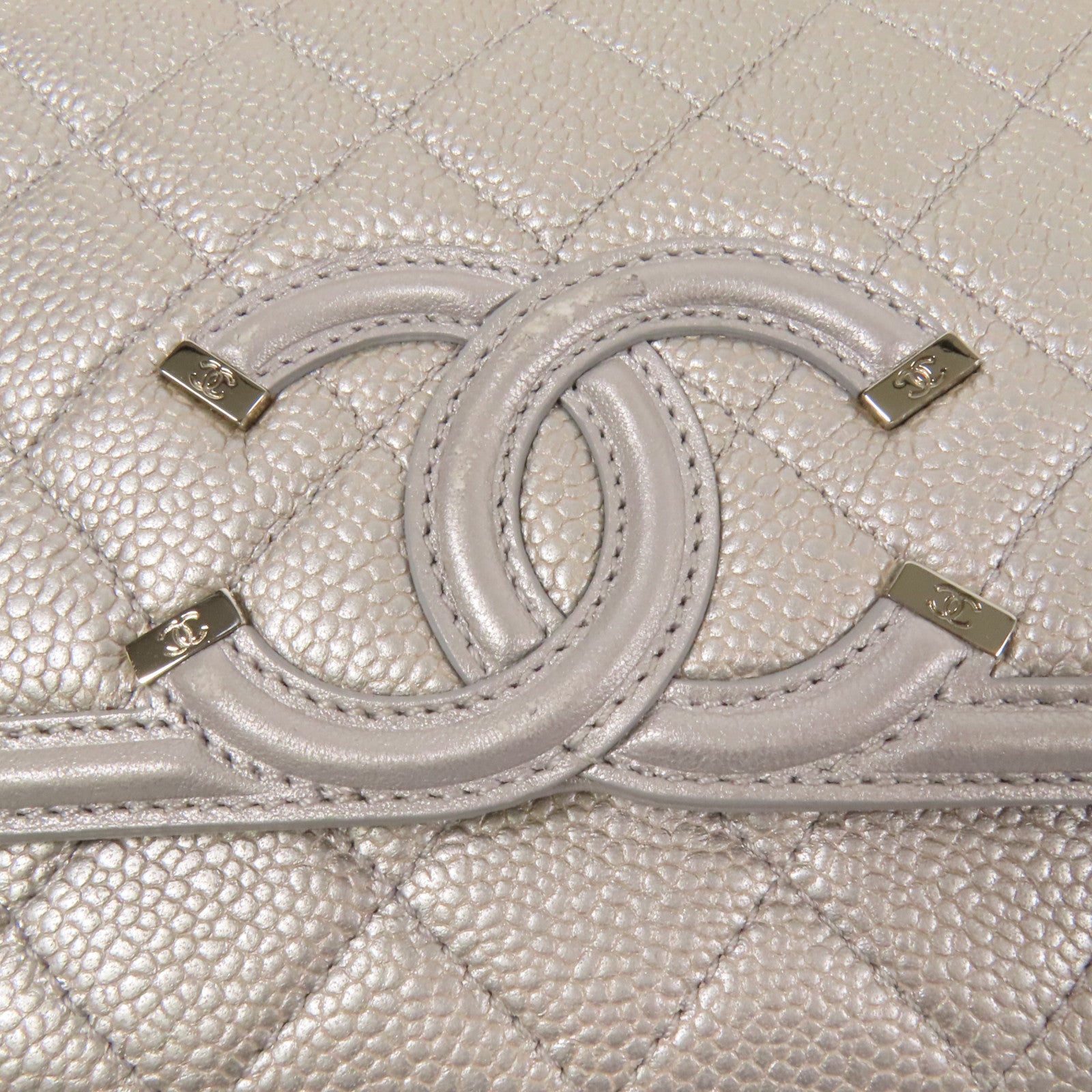 CHANEL 牛皮皮革CC Filigree銀扣肩背袋