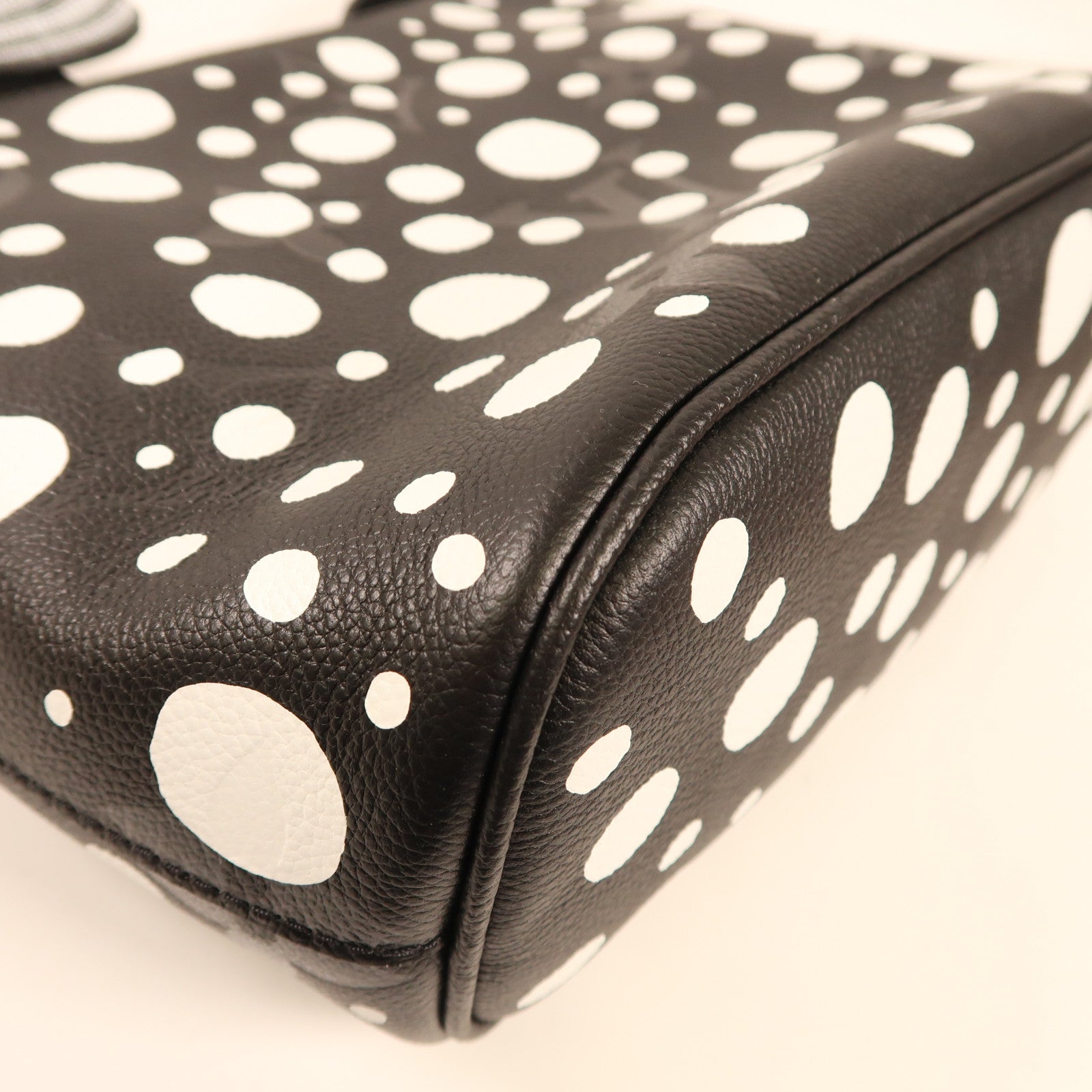 LOUIS VUITTON Monogram Empreinte LVxYK Marshmallow PM銀扣肩背袋